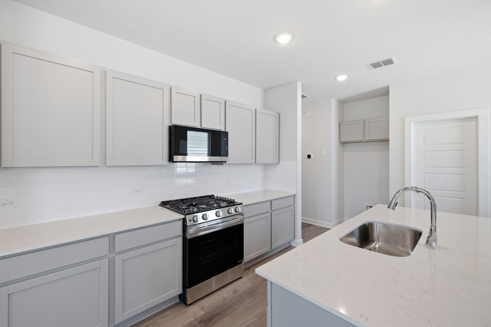 10611 Typhoon LN — photo 5