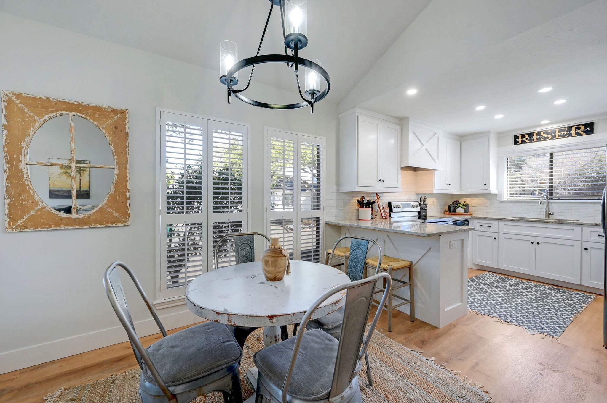 213 Overlook CT — photo 4