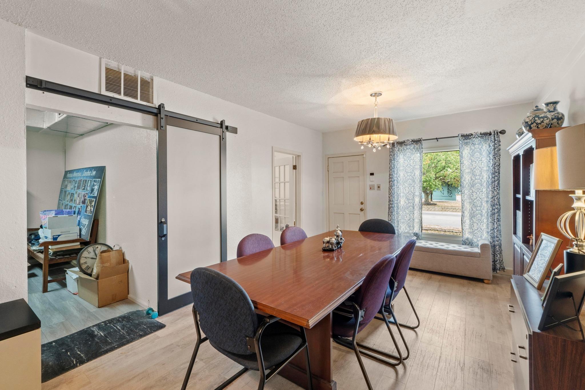 2117 Cesar Chavez ST — photo 3