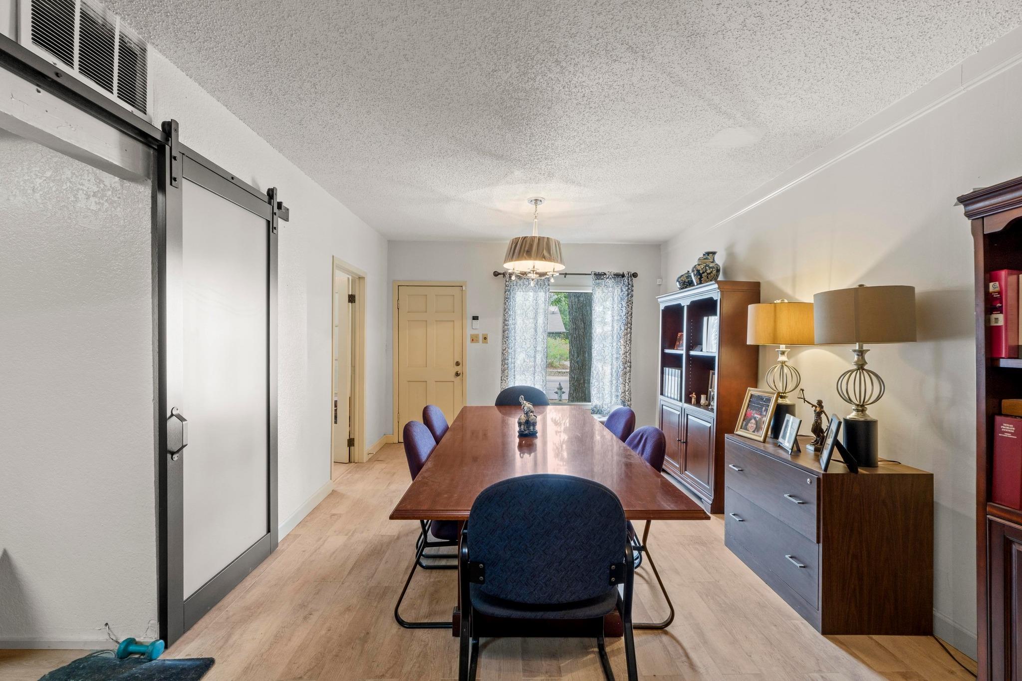 2117 Cesar Chavez ST — photo 4