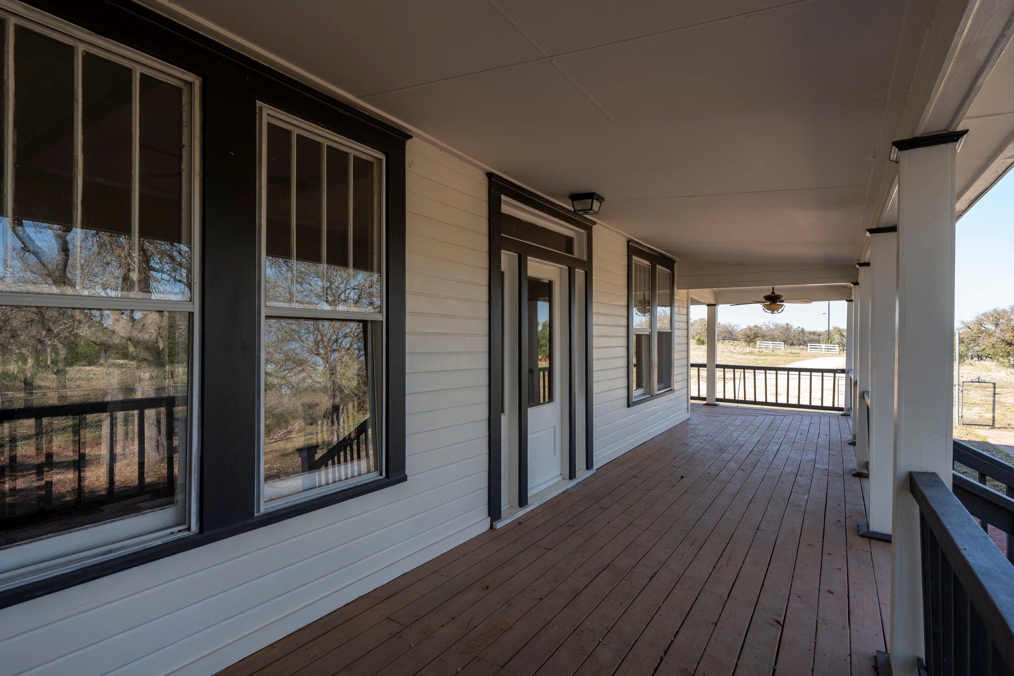 1501 Beaver LN — photo 3