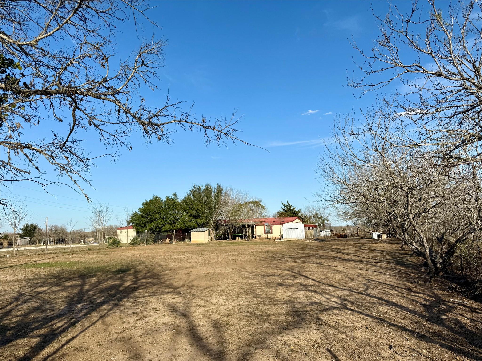 685 Fox LN — photo 3