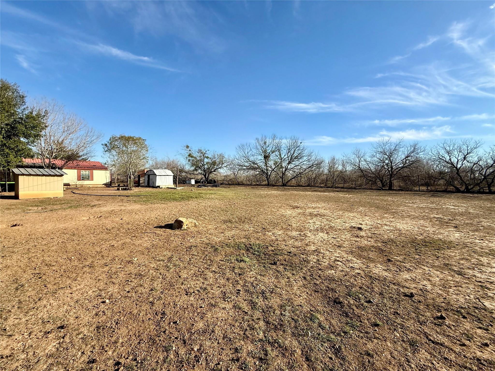 685 Fox LN — photo 4
