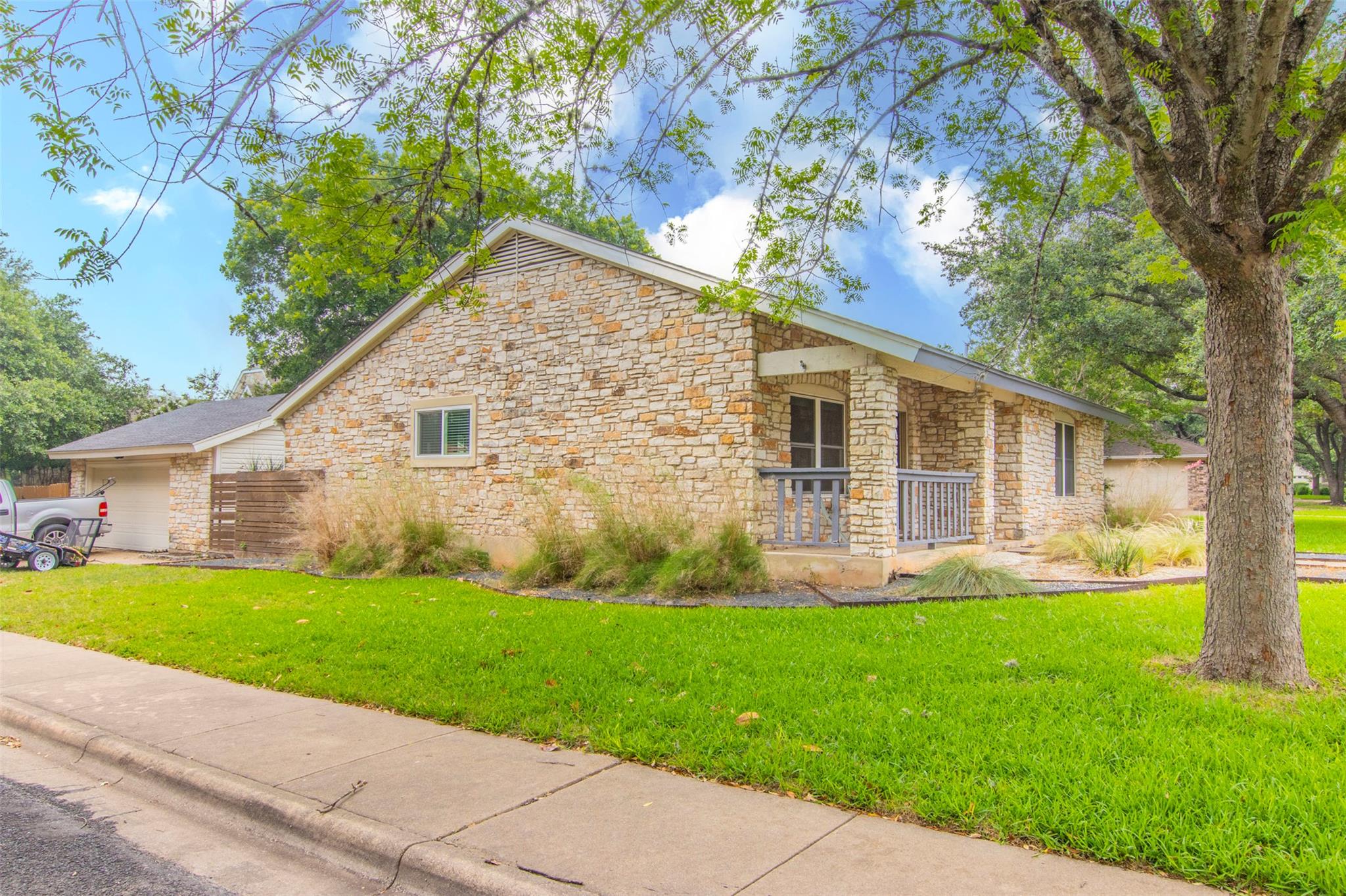 2400 Braemar CV — photo 4
