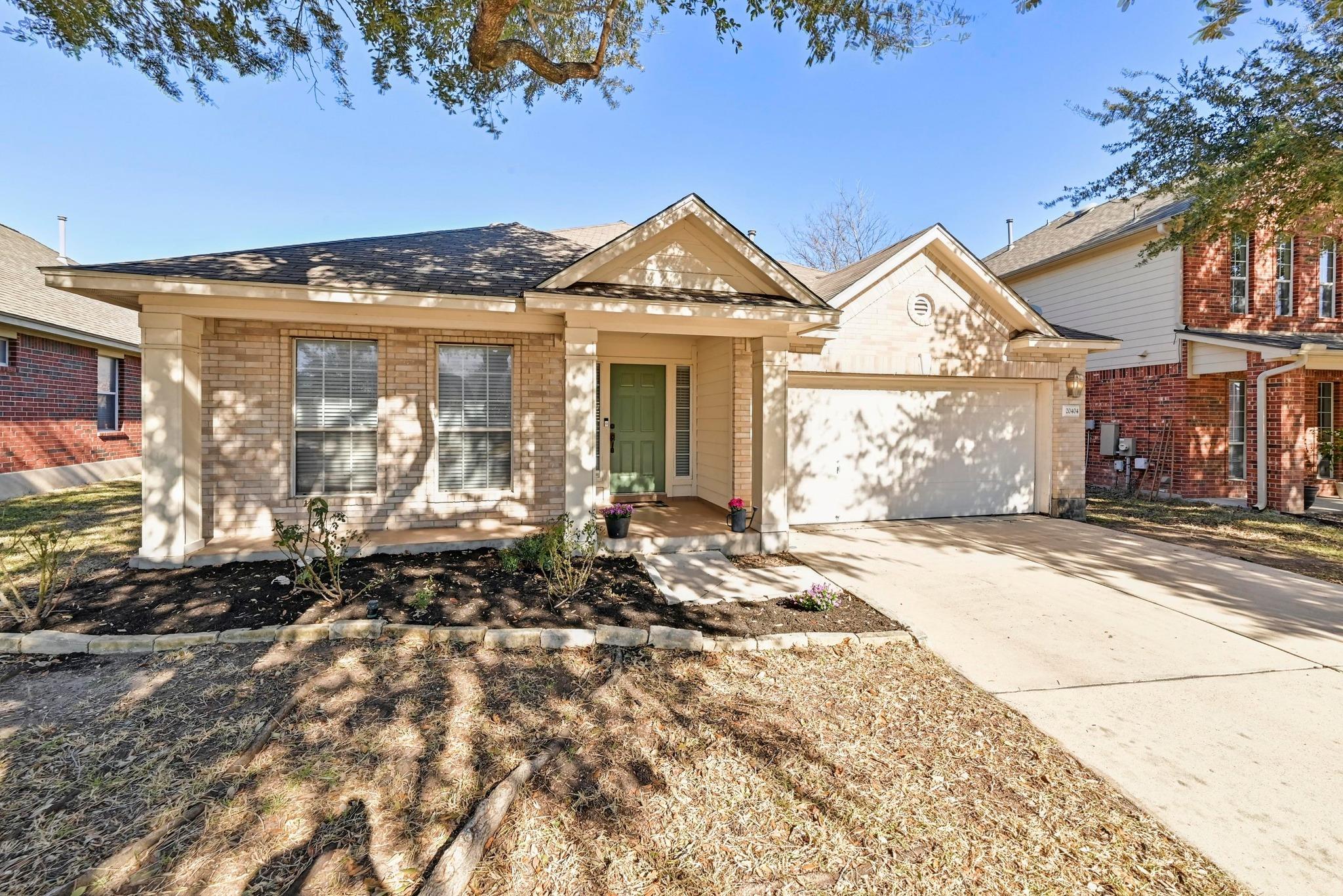 20404 Farm Pond LN — photo 3
