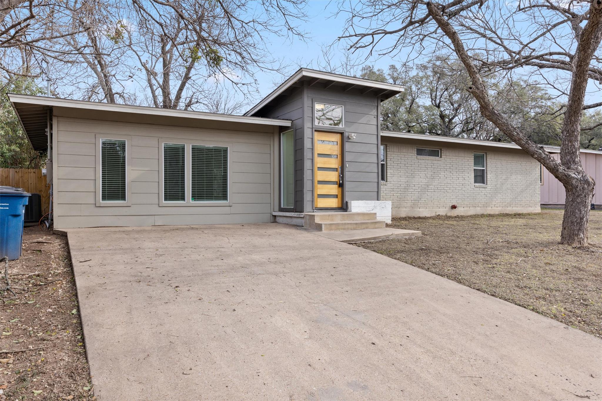 11907 Pollyanna Ave — photo 3