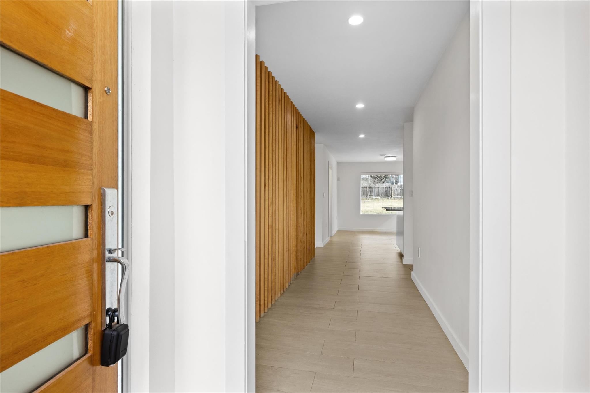 11907 Pollyanna Ave — photo 4