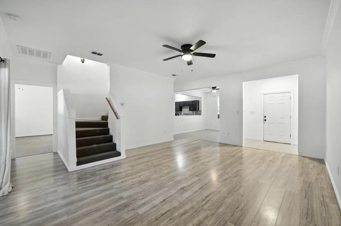 619 Comal Ave — photo 3