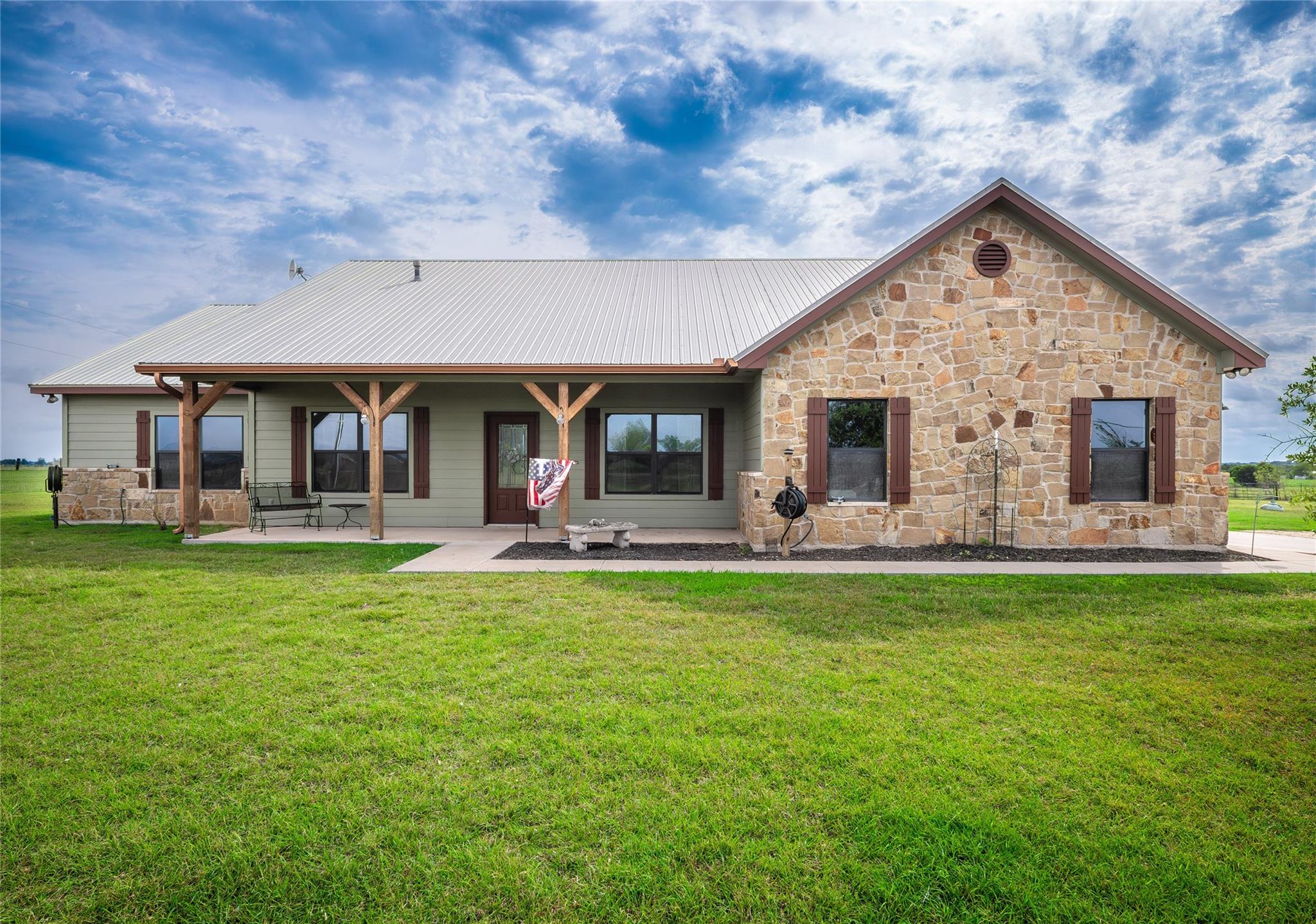 851 & 877 County Road 455