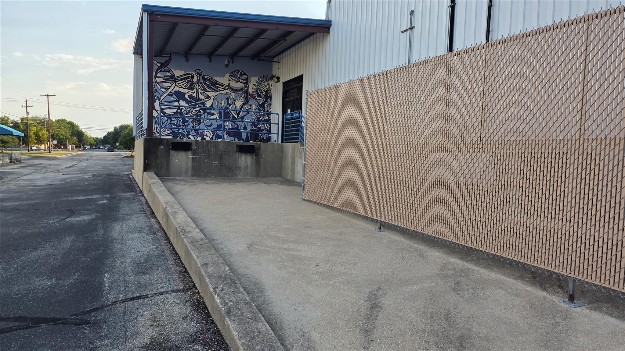 1700 Royston LN — photo 3