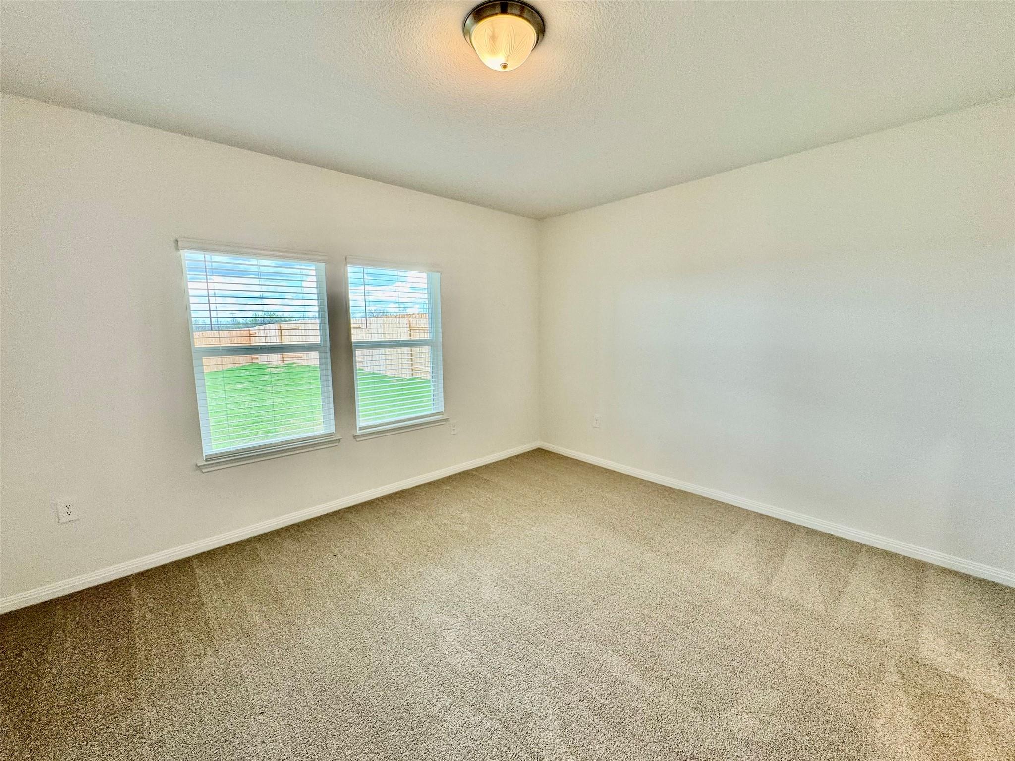 5004 Stockton LN — photo 3