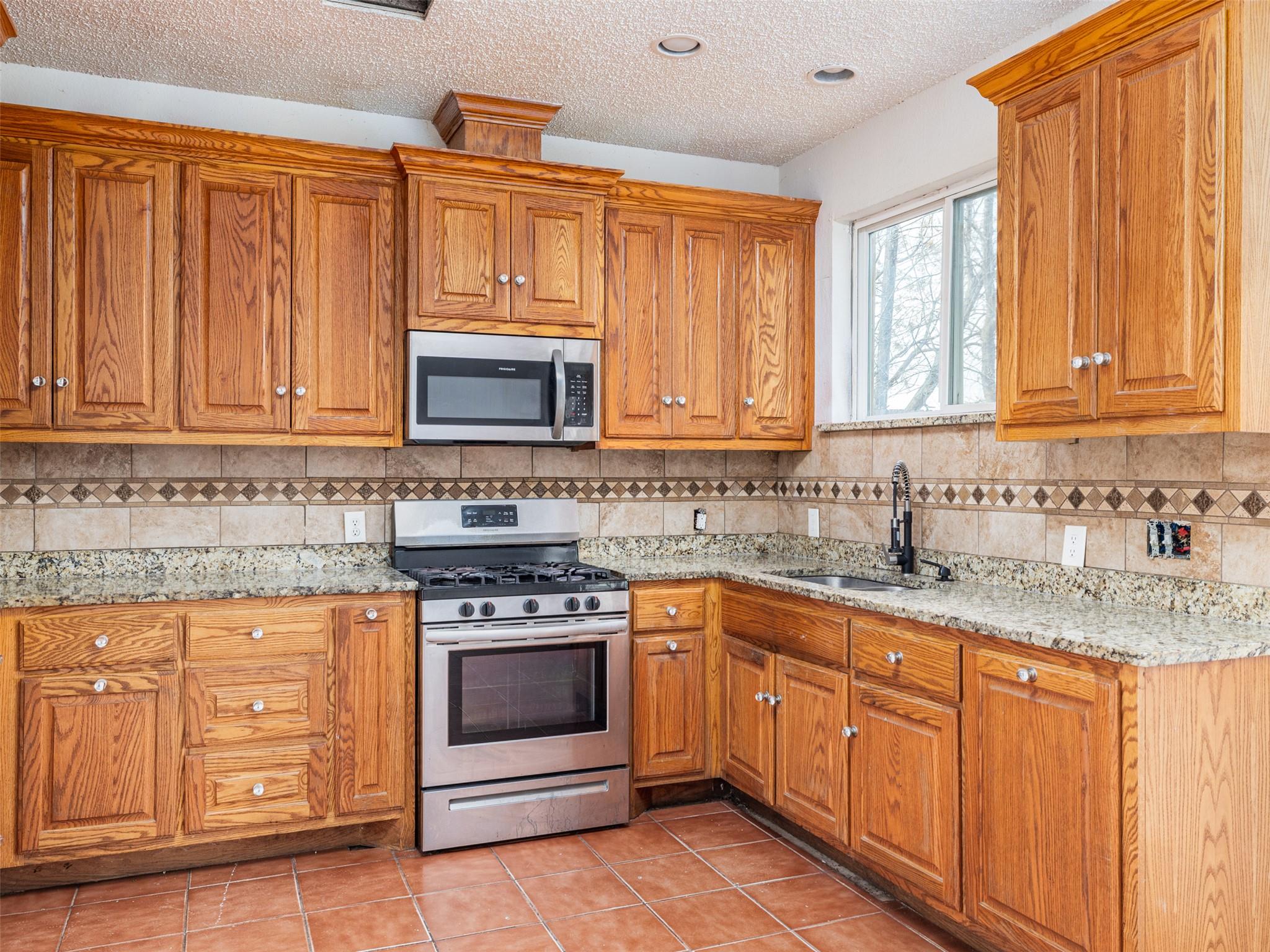 506 Tillery ST — photo 4