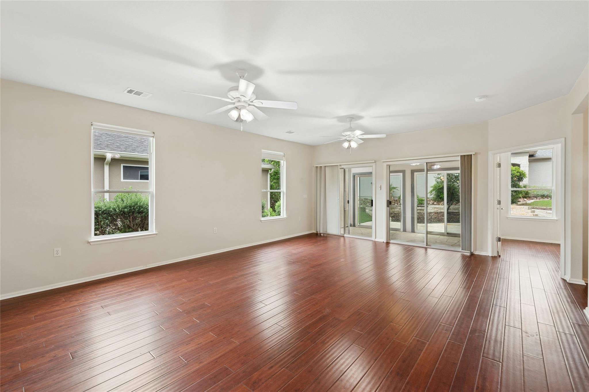 202 Palmetto DR — photo 5