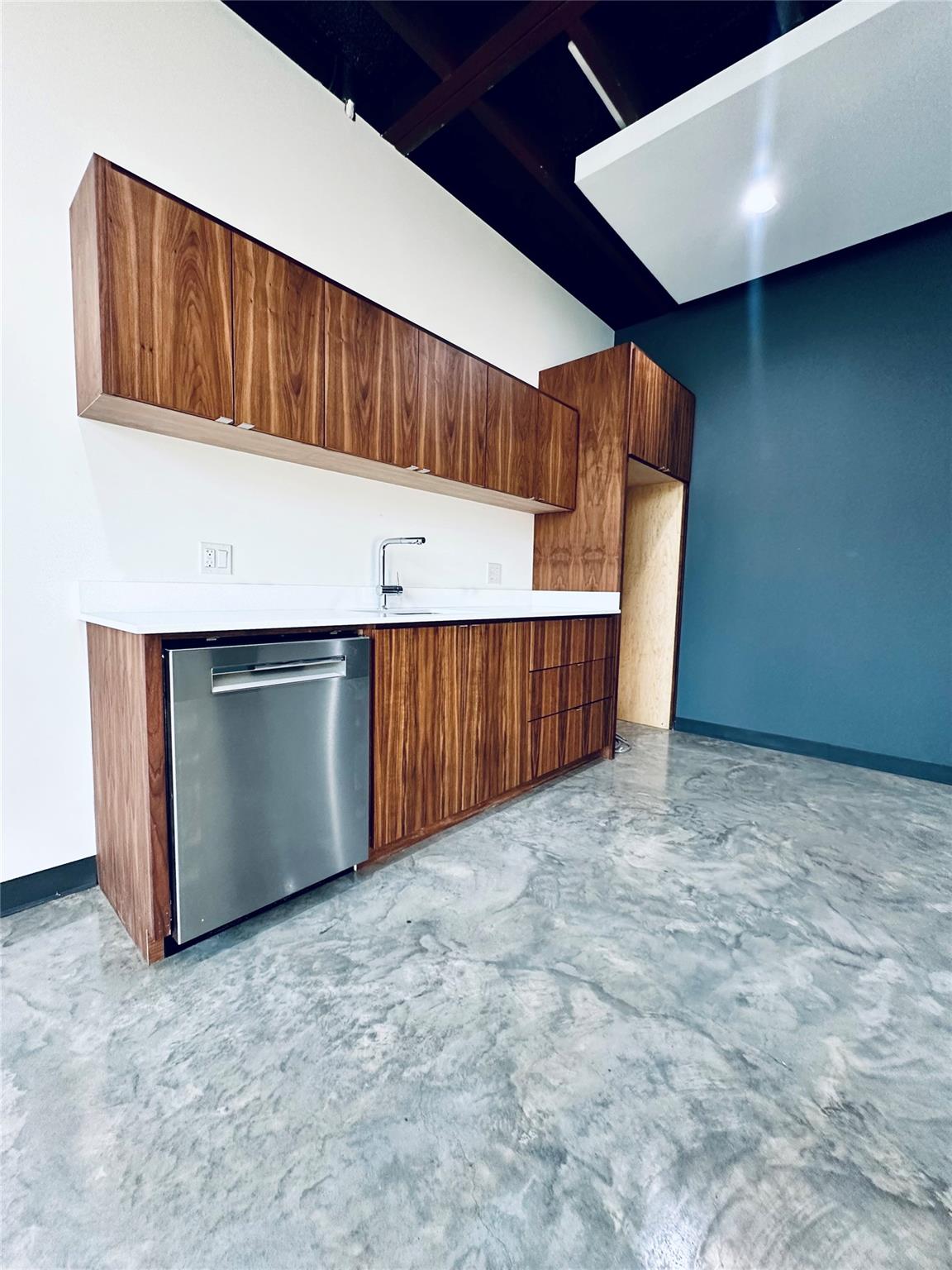 4272 FM 2484 #Bldg 1 Unit B — photo 4