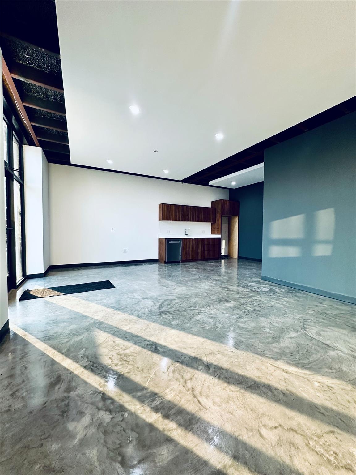 4272 FM 2484 #Bldg 1 Unit B — photo 5