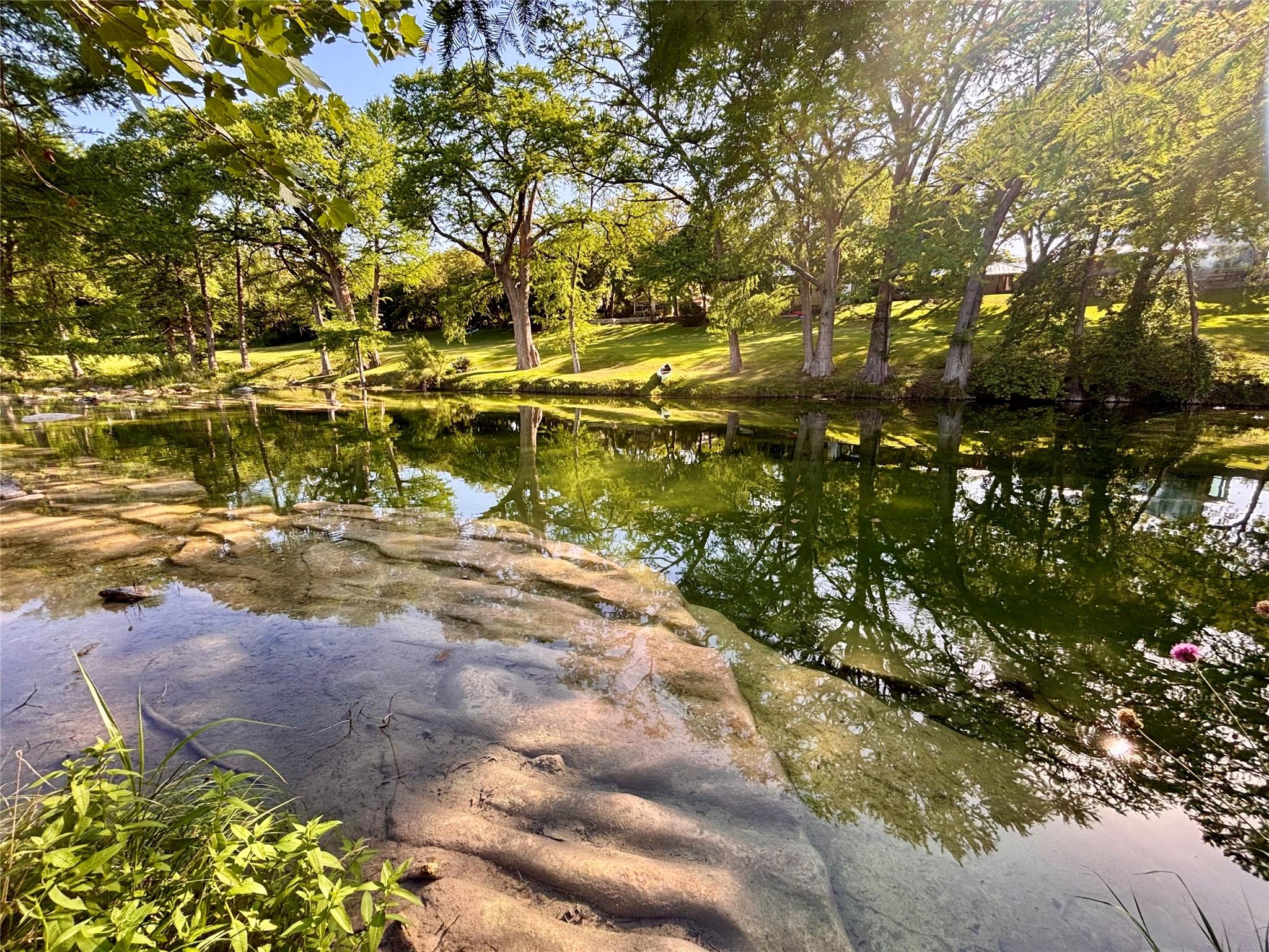 200 Rim RD — photo 3