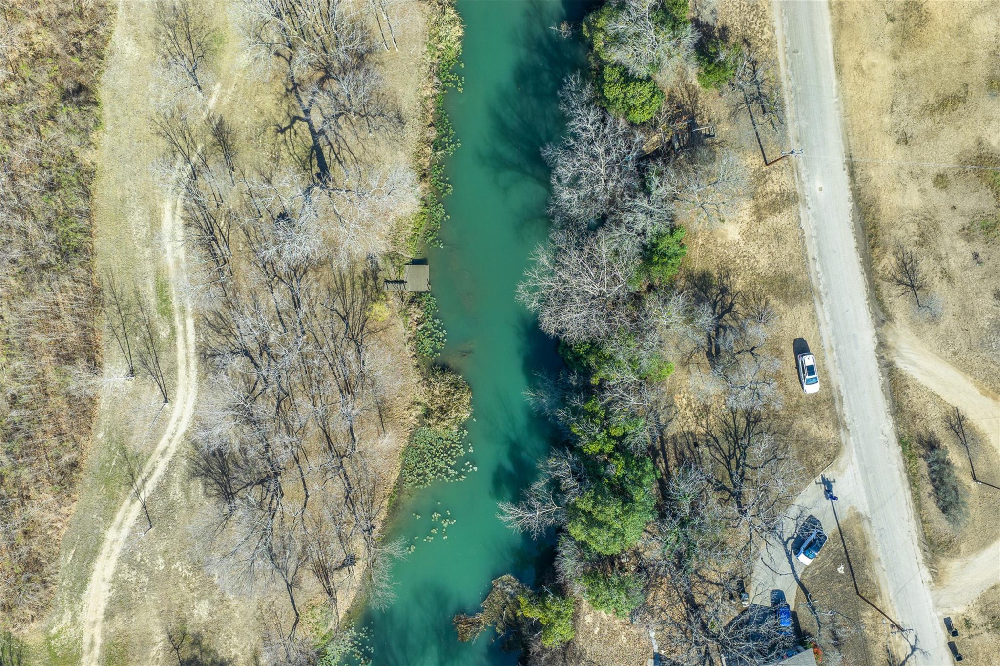598 NW River RD — photo 4