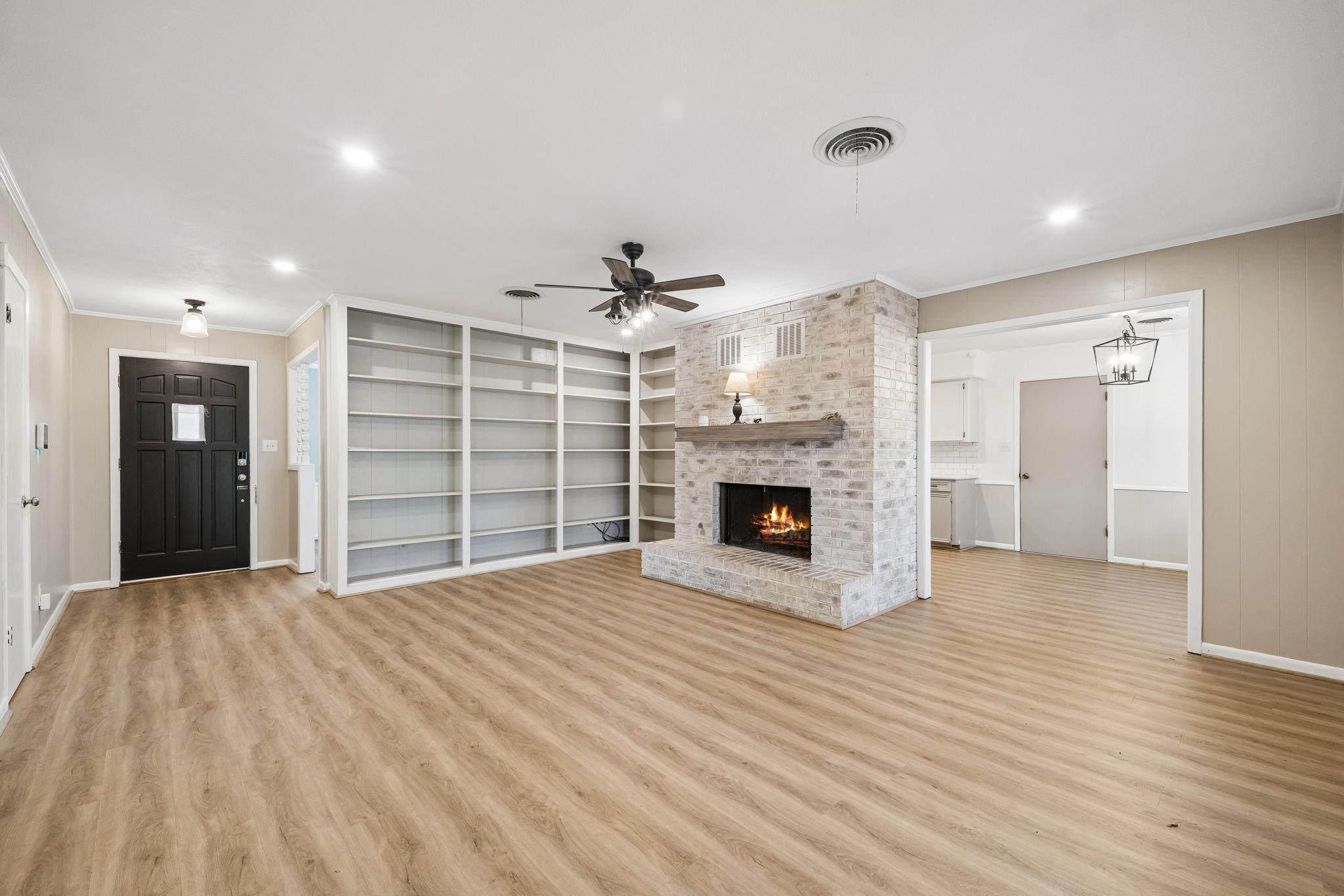 1203 Hollis DR — photo 5
