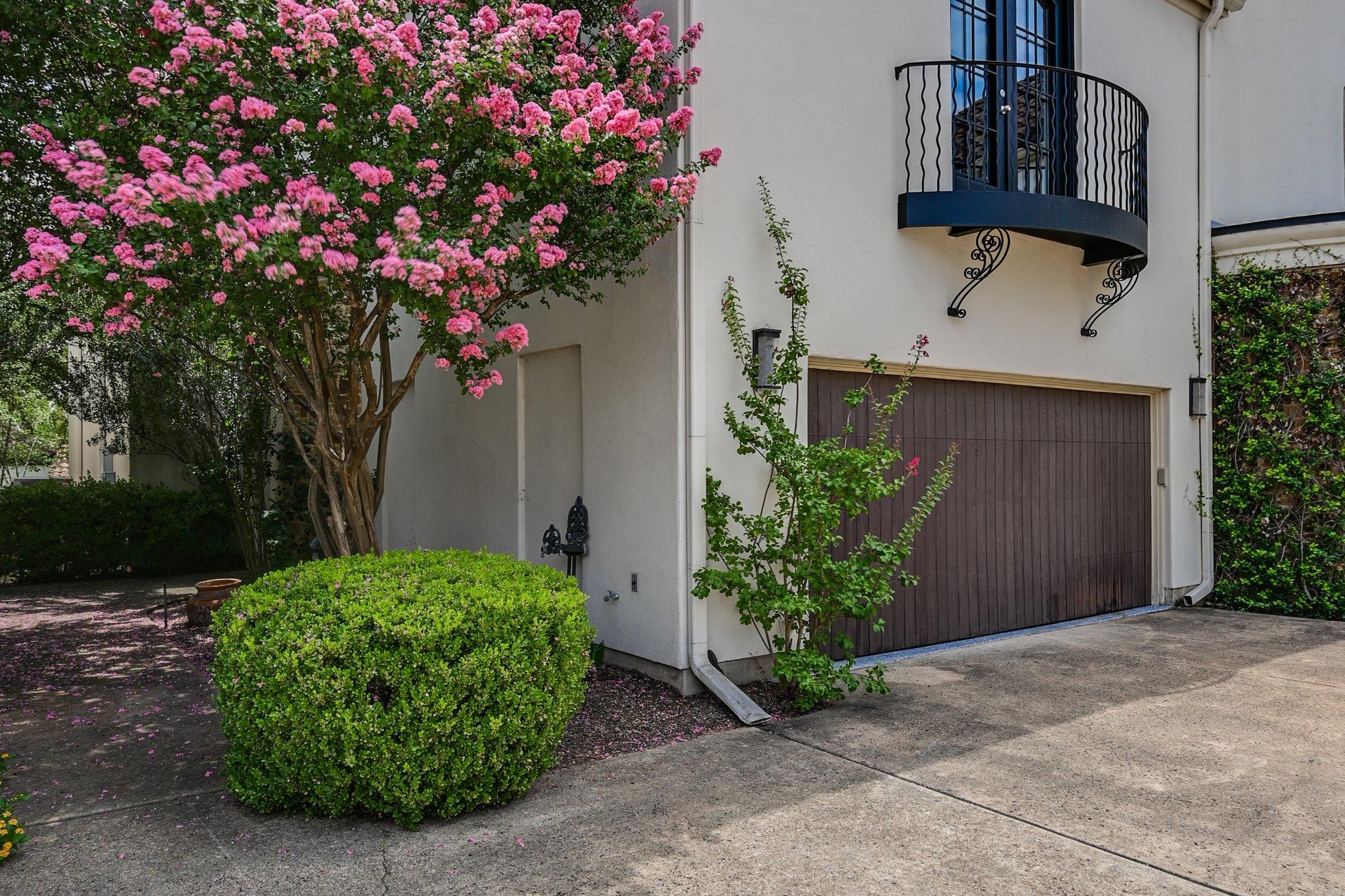 1910 Rue De St Tropez #4 — photo 3