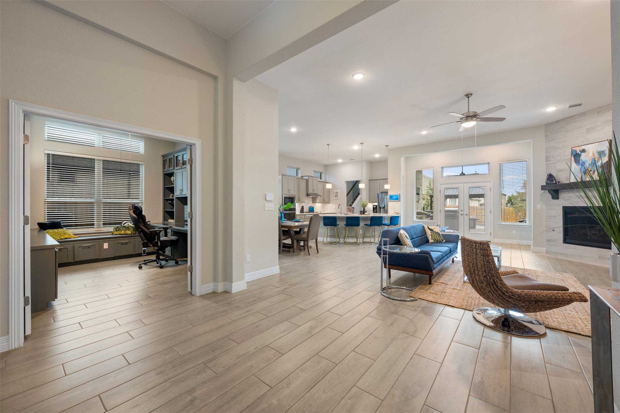 2501 Costera ST — photo 4