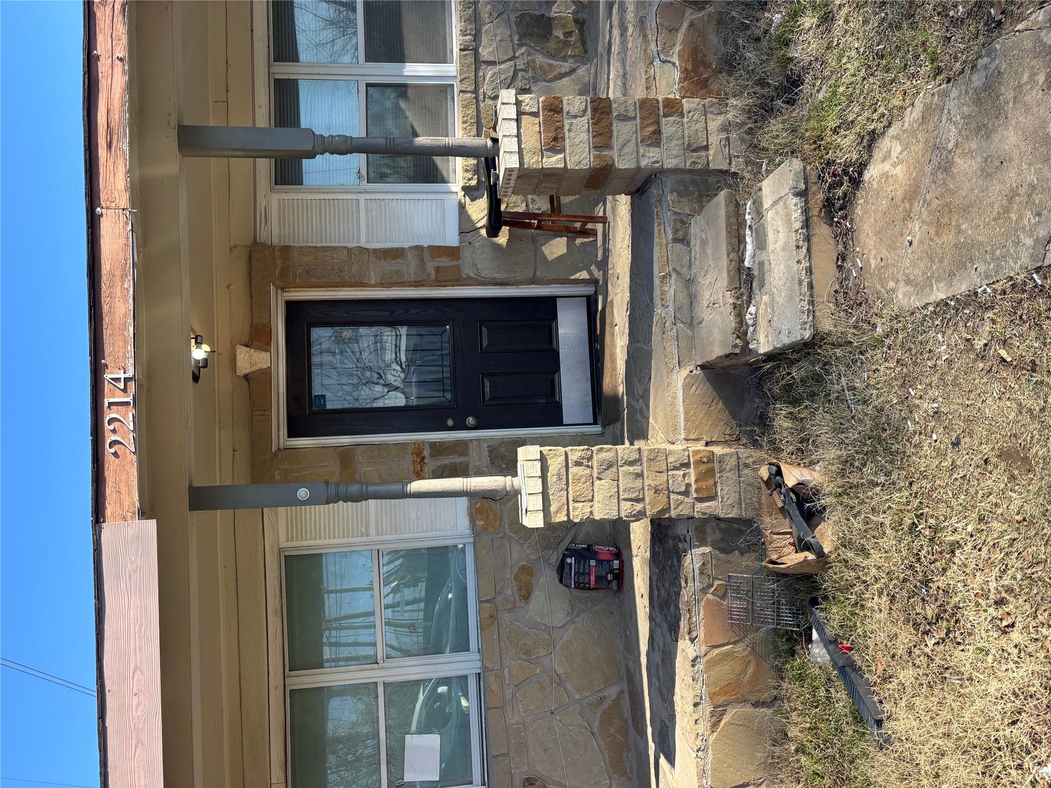 2214 Gardenia DR — photo 3
