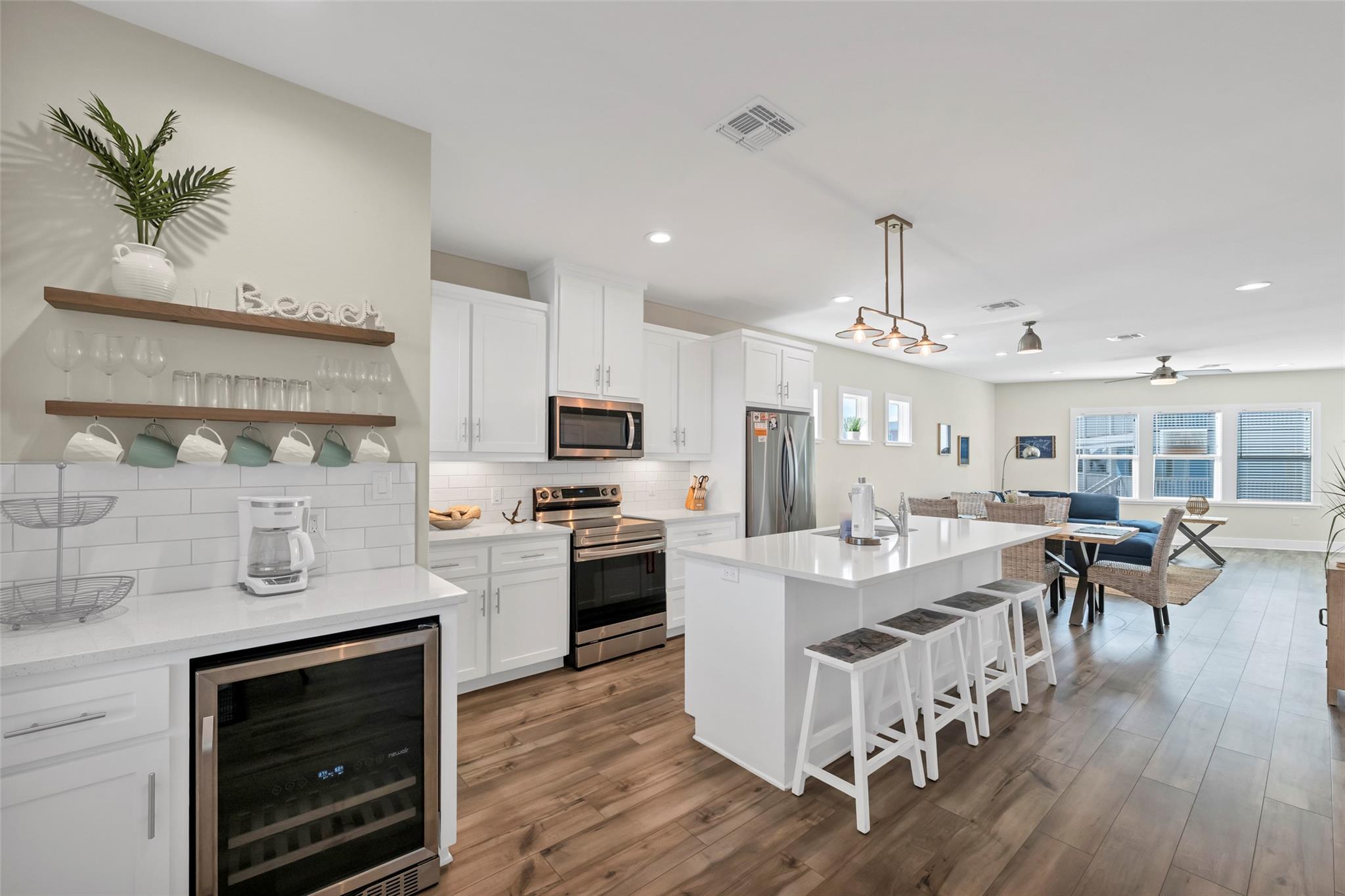 162 La Concha BLVD #10 — photo 3