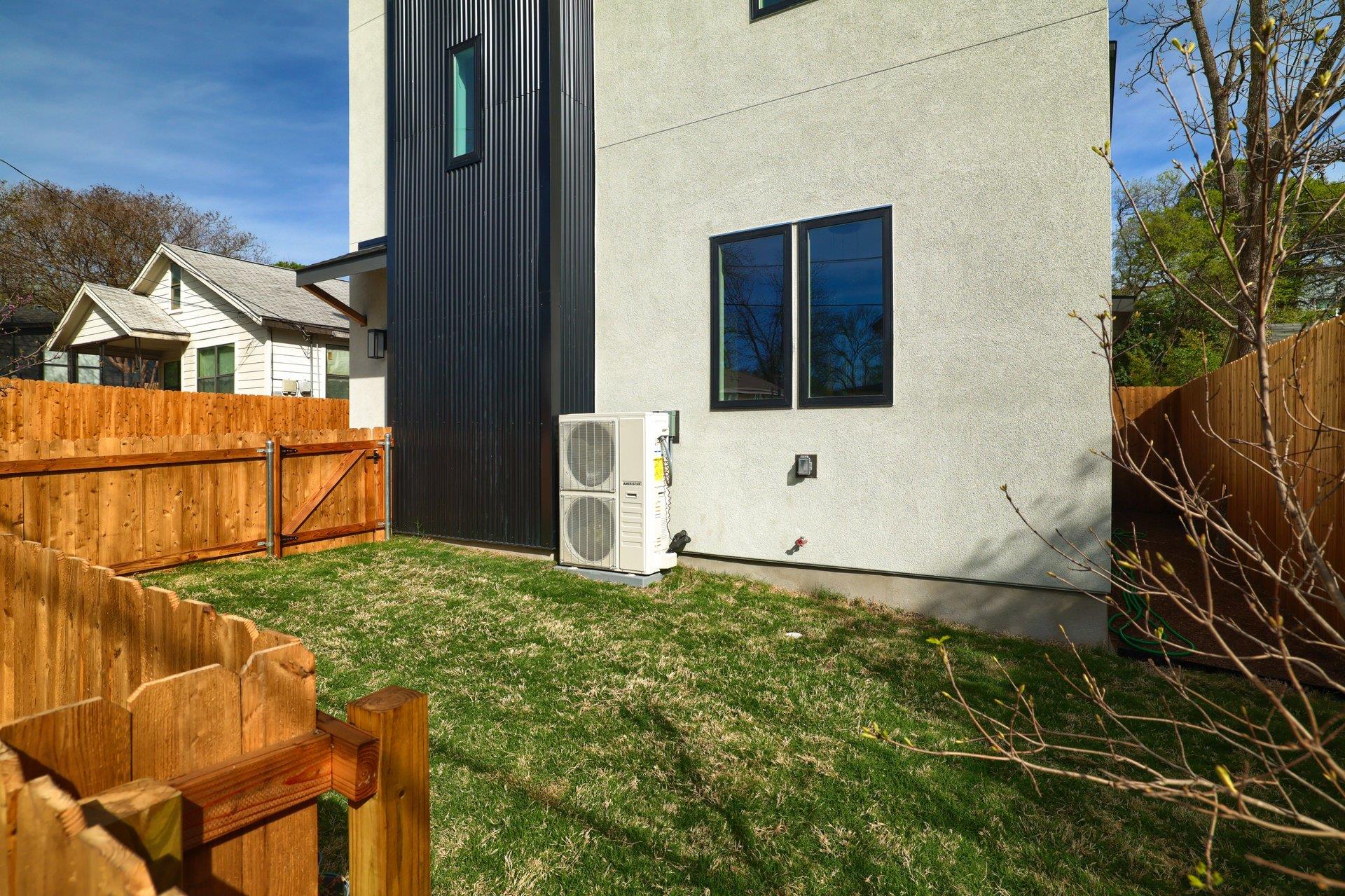 2818 22nd ST #1 — photo 3