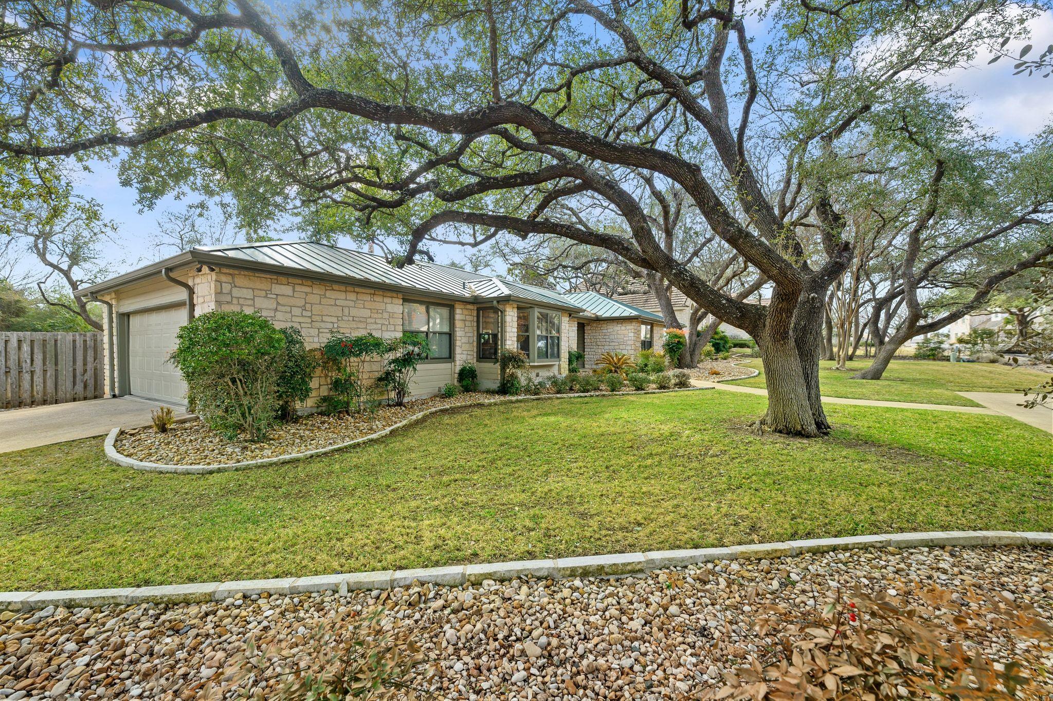 622 Robin Dale DR — photo 4
