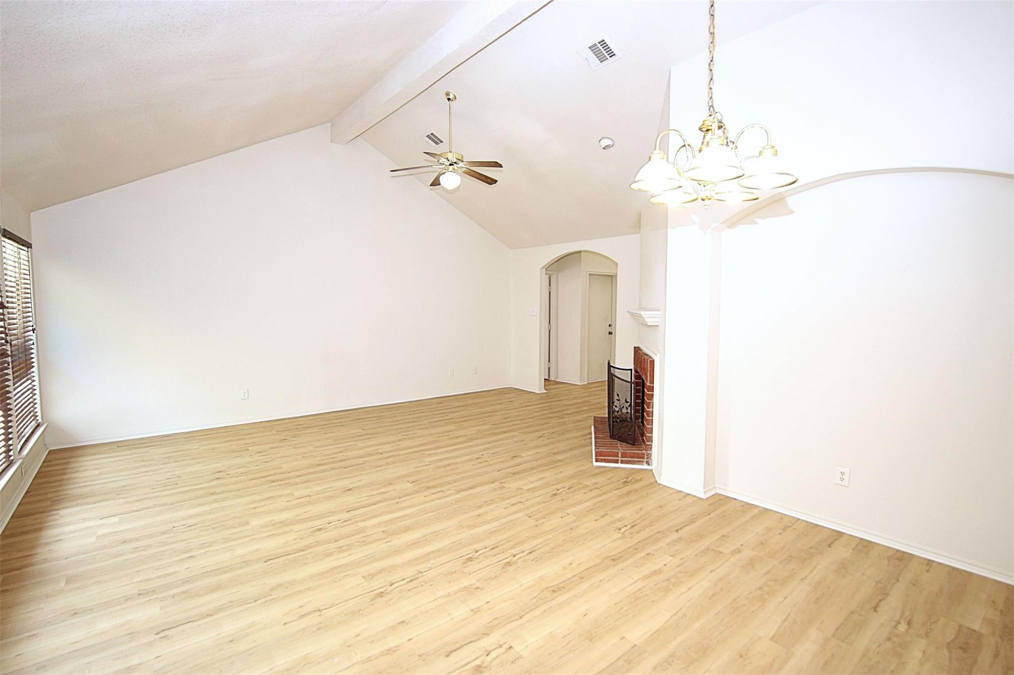1910 Balsam WAY — photo 4