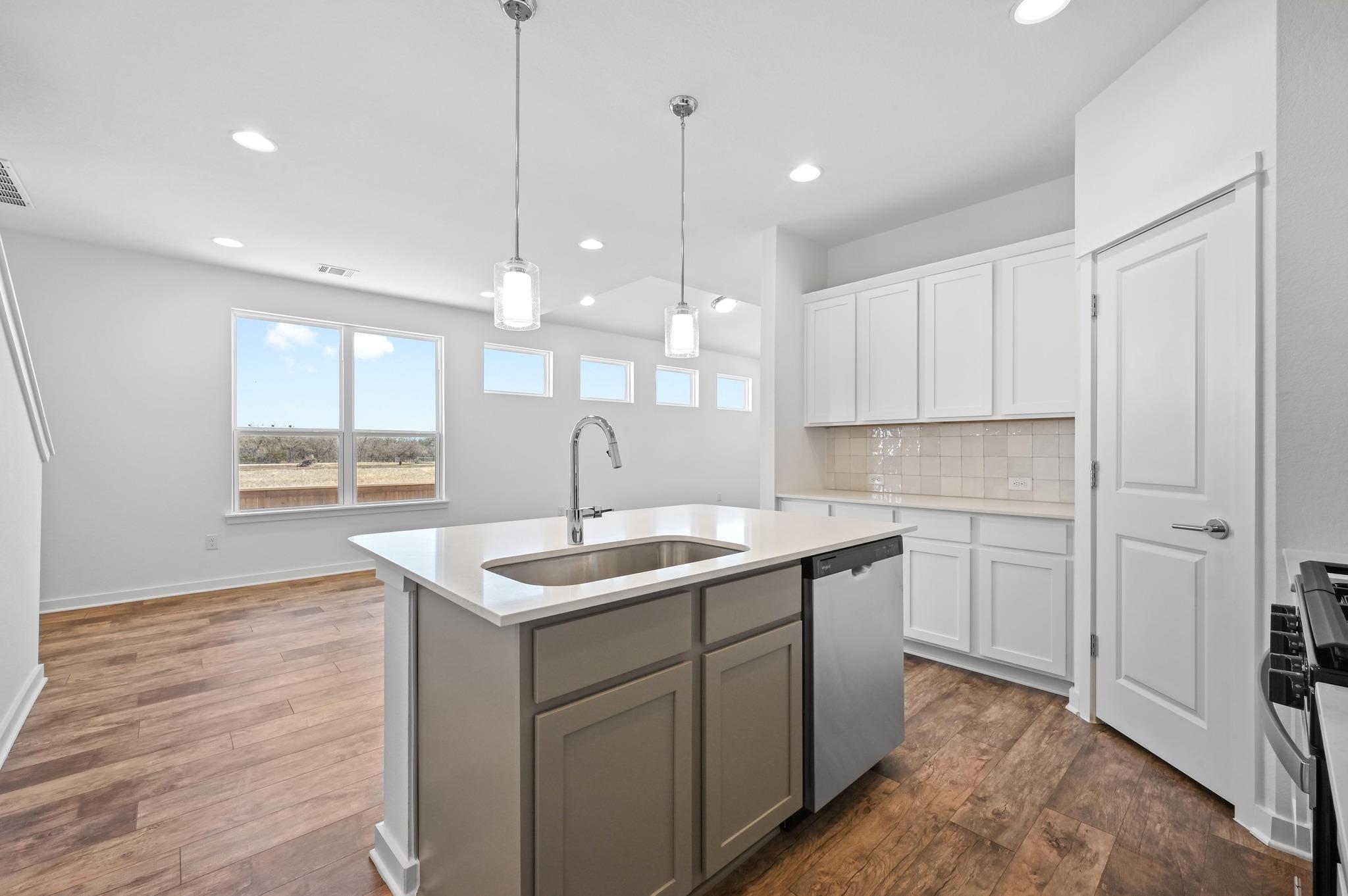 513 A Burlington DR — photo 4