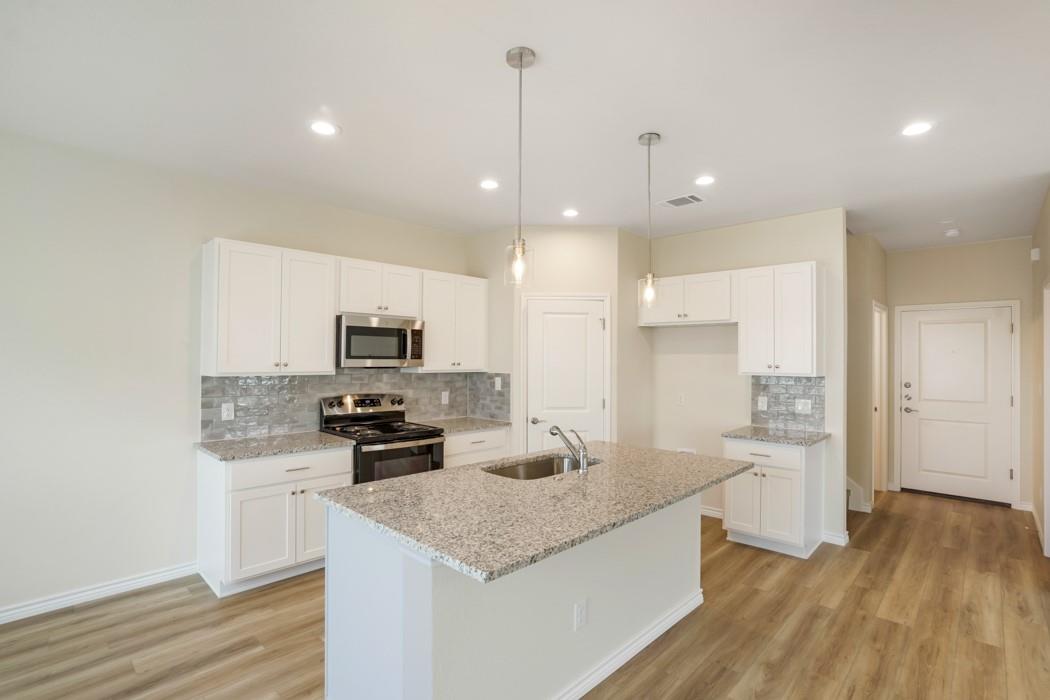 515 War Admiral DR #A & B — photo 3