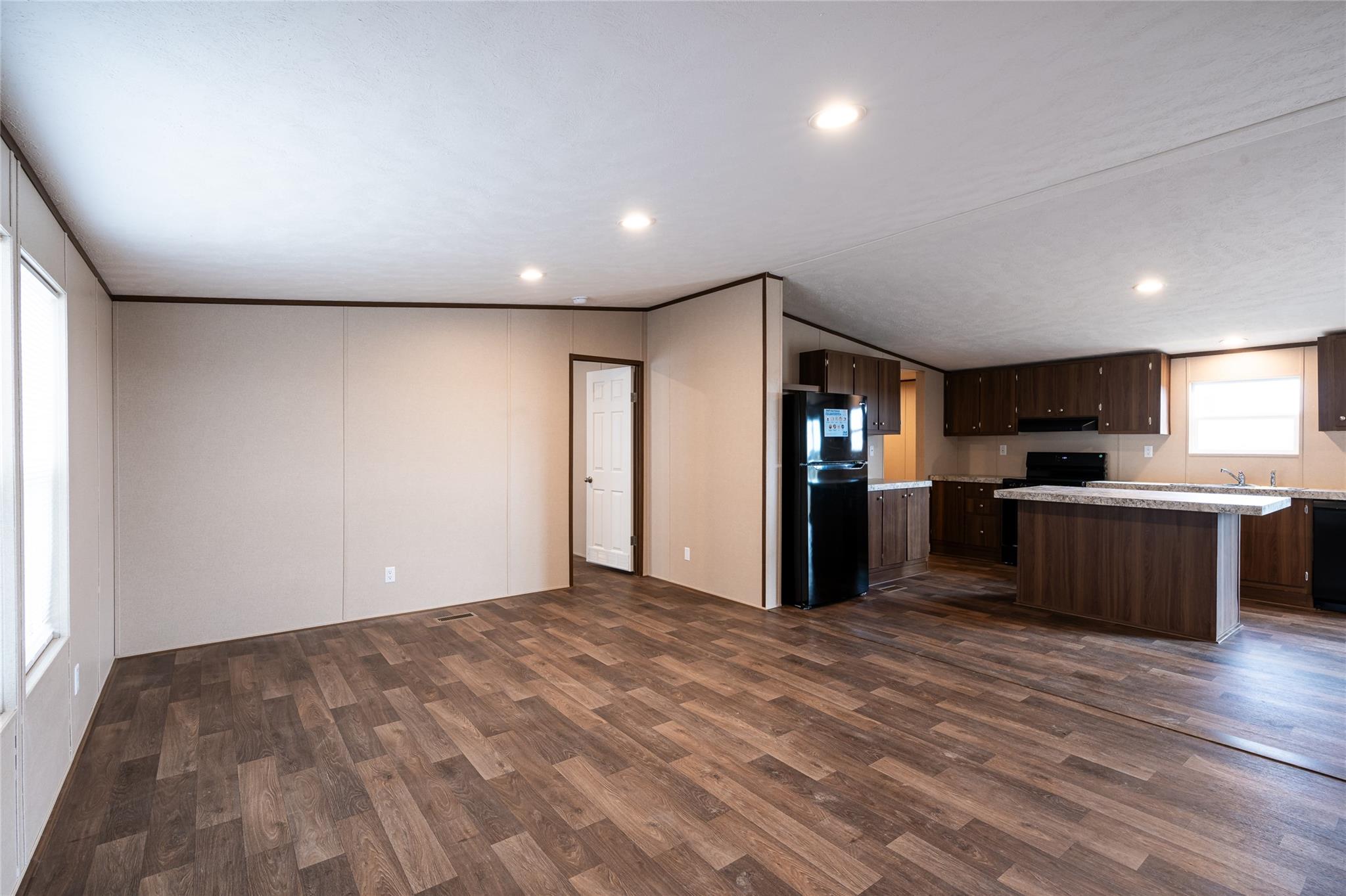 6945 Seawillow RD — photo 3