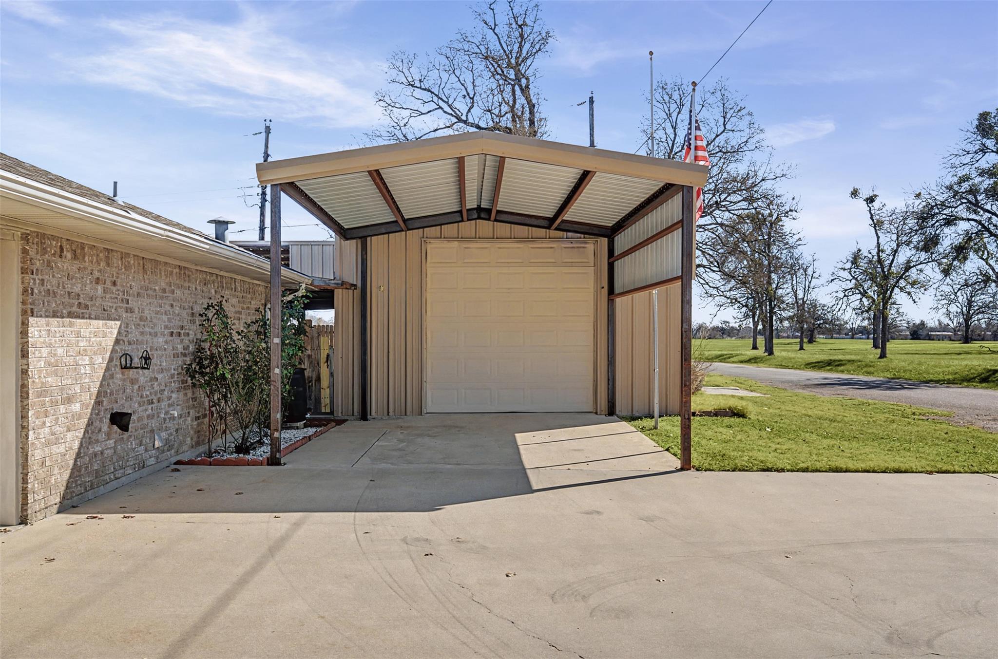 1601 Sunset CIR — photo 5