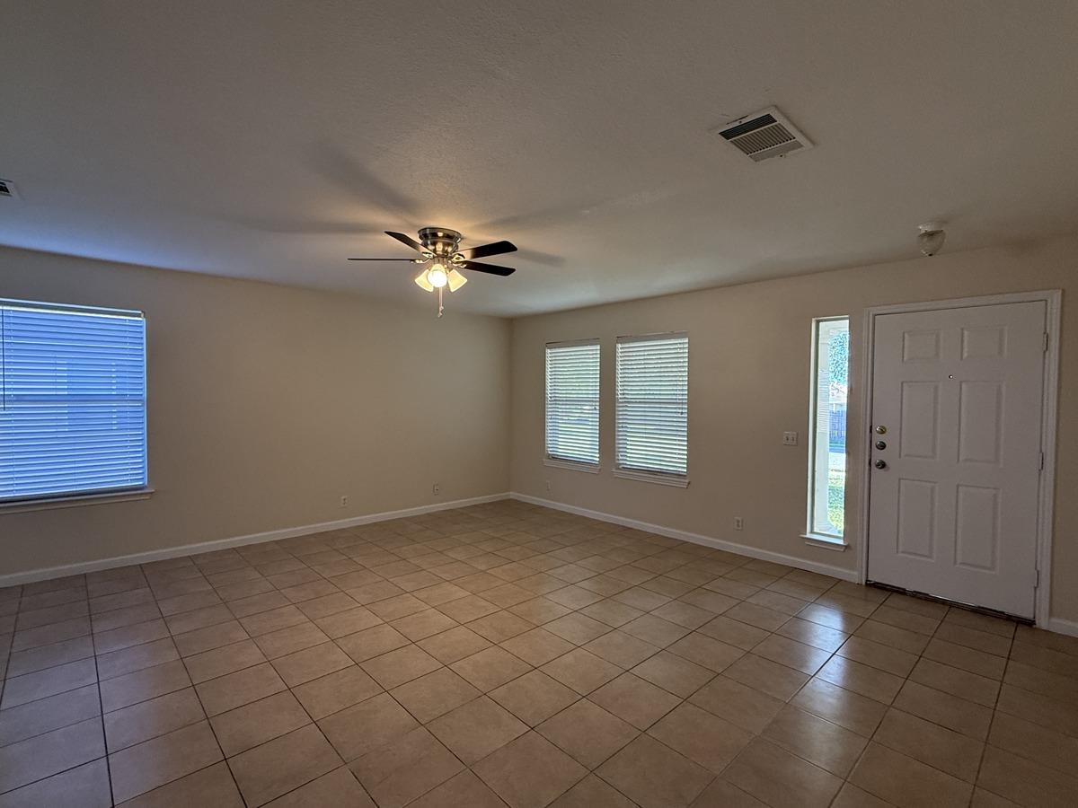 1444 Kenneys WAY — photo 4