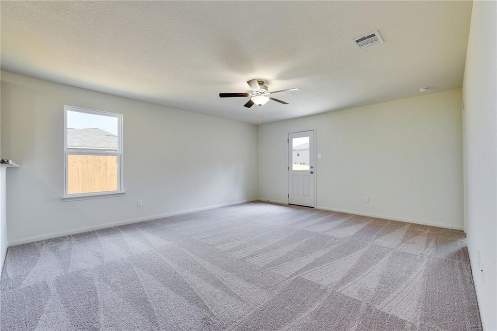 140 Allington CIR — photo 5