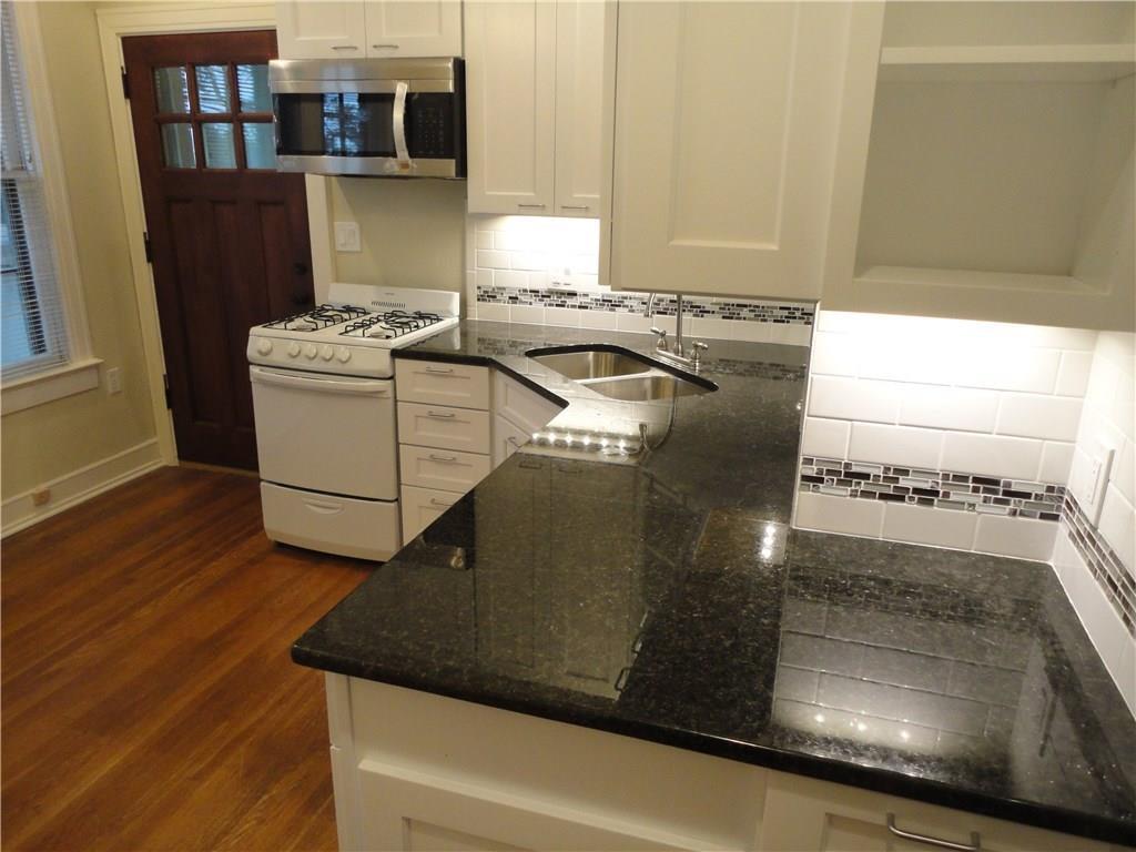 311 Moore BLVD #B — photo 4