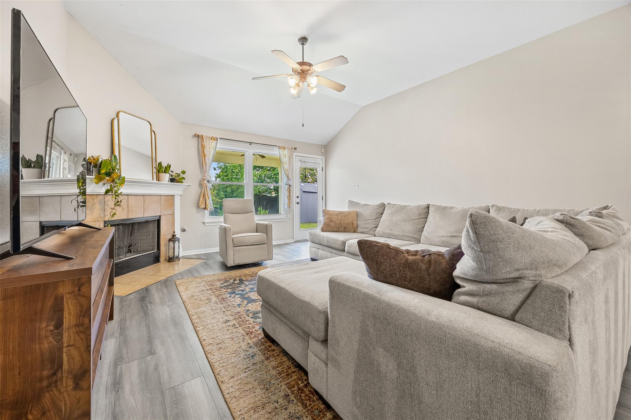 11204 Silo Valley DR — photo 3