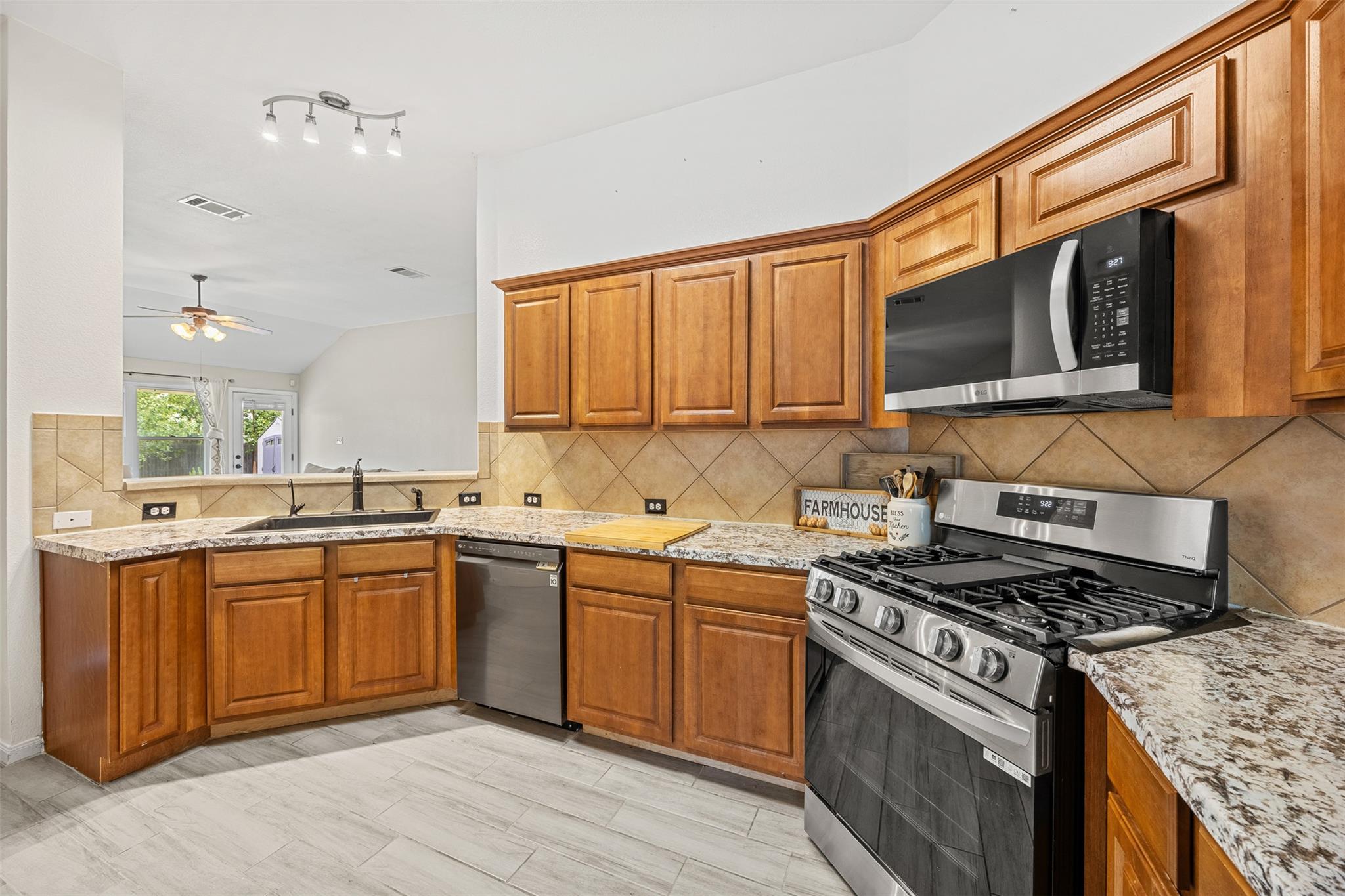 11204 Silo Valley DR — photo 5