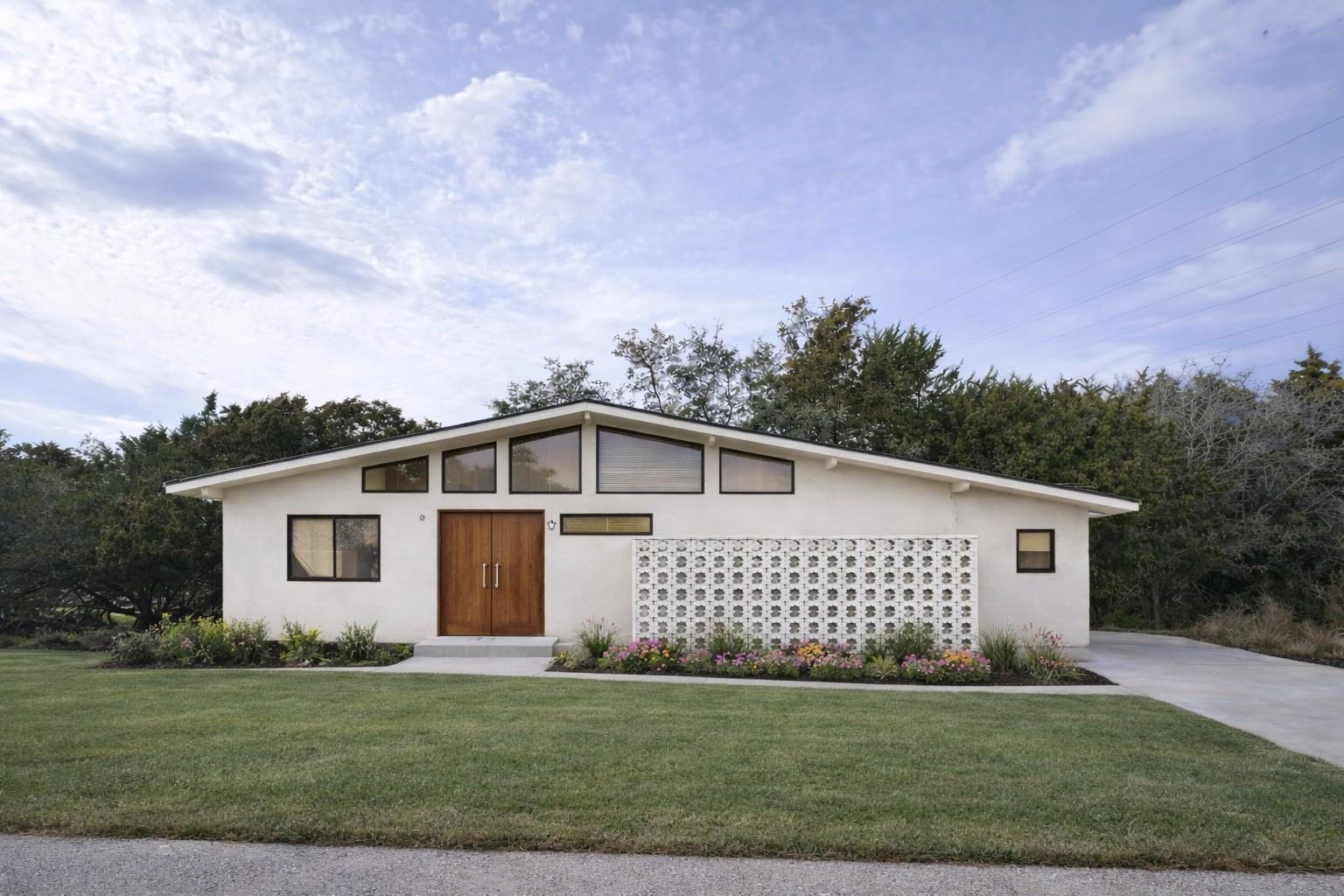 139 Clubhouse DR — photo 4