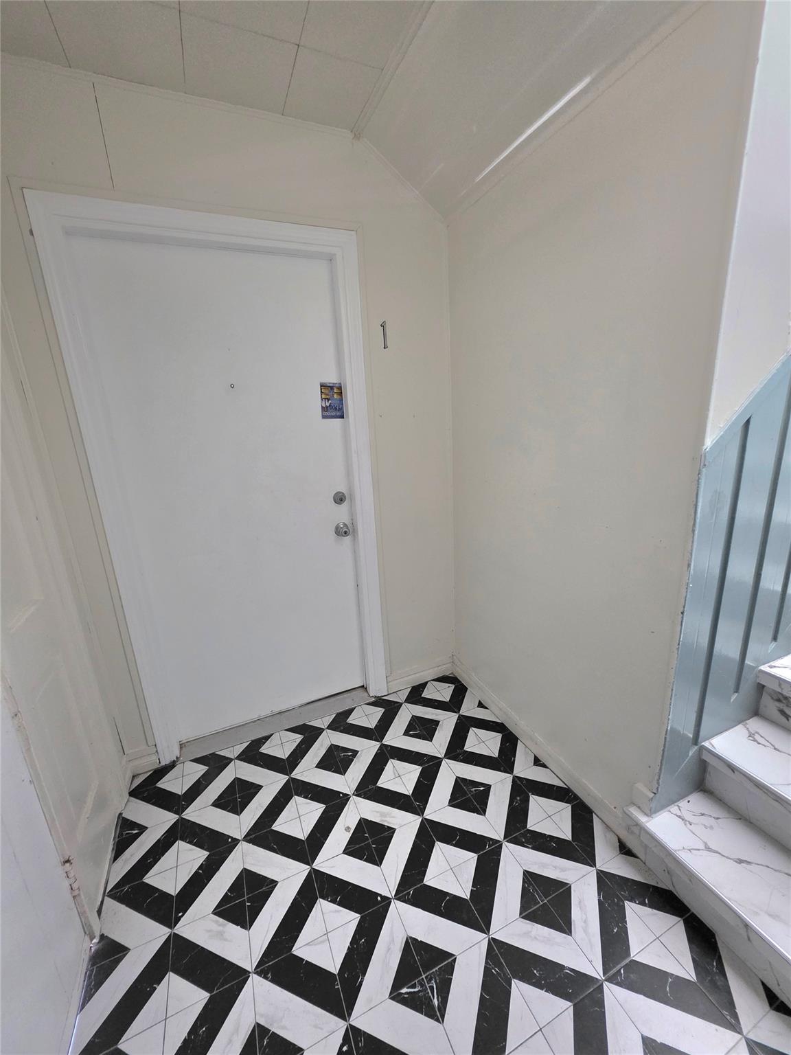 805 Sissom RD — photo 5