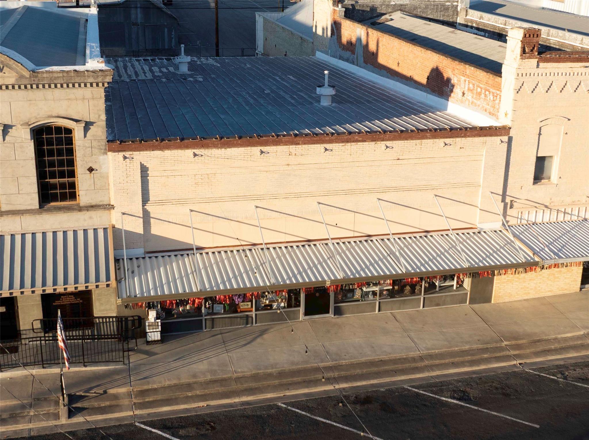 520 Main ST — photo 3