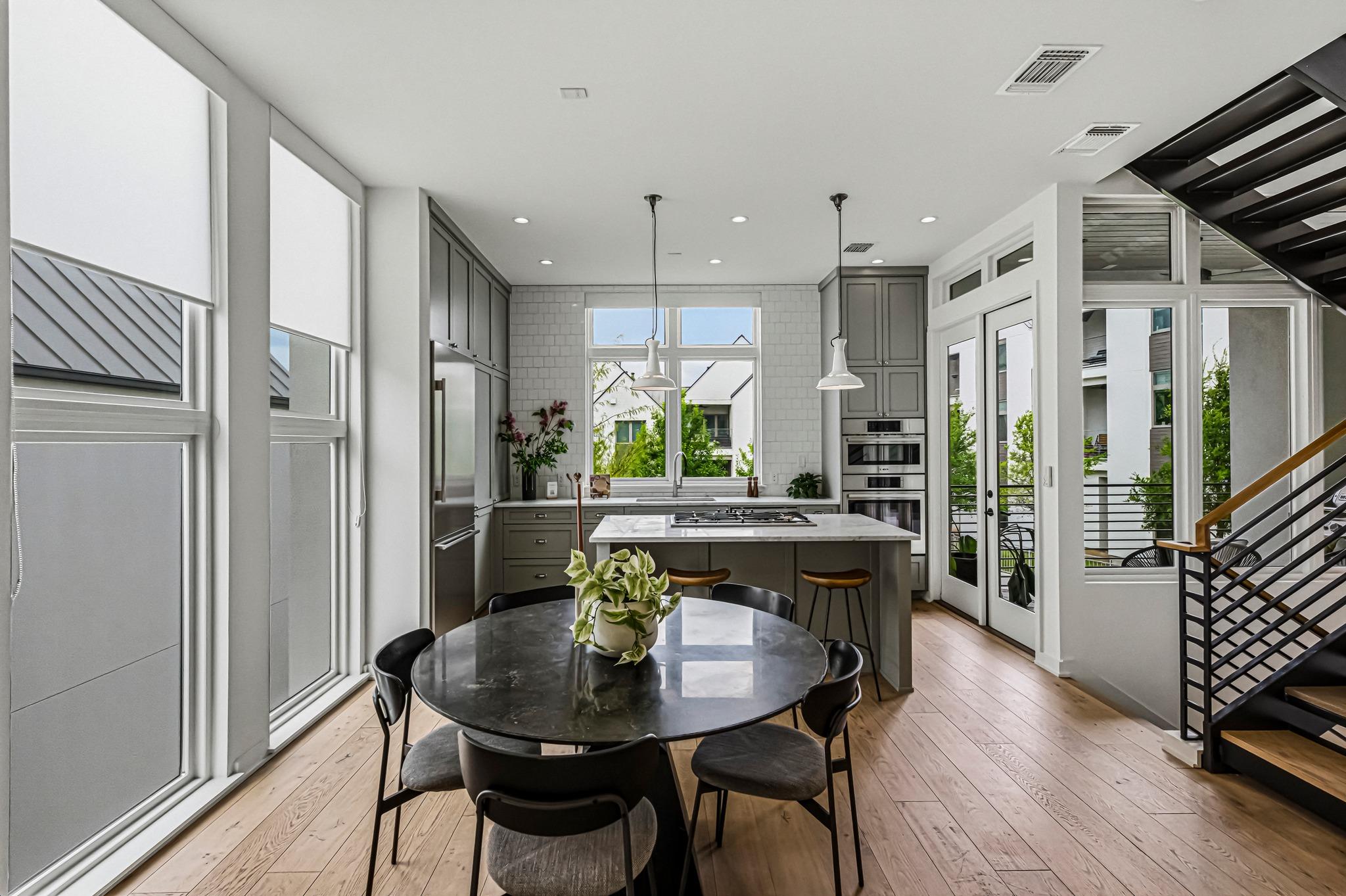 2512 Watkins WAY — photo 4