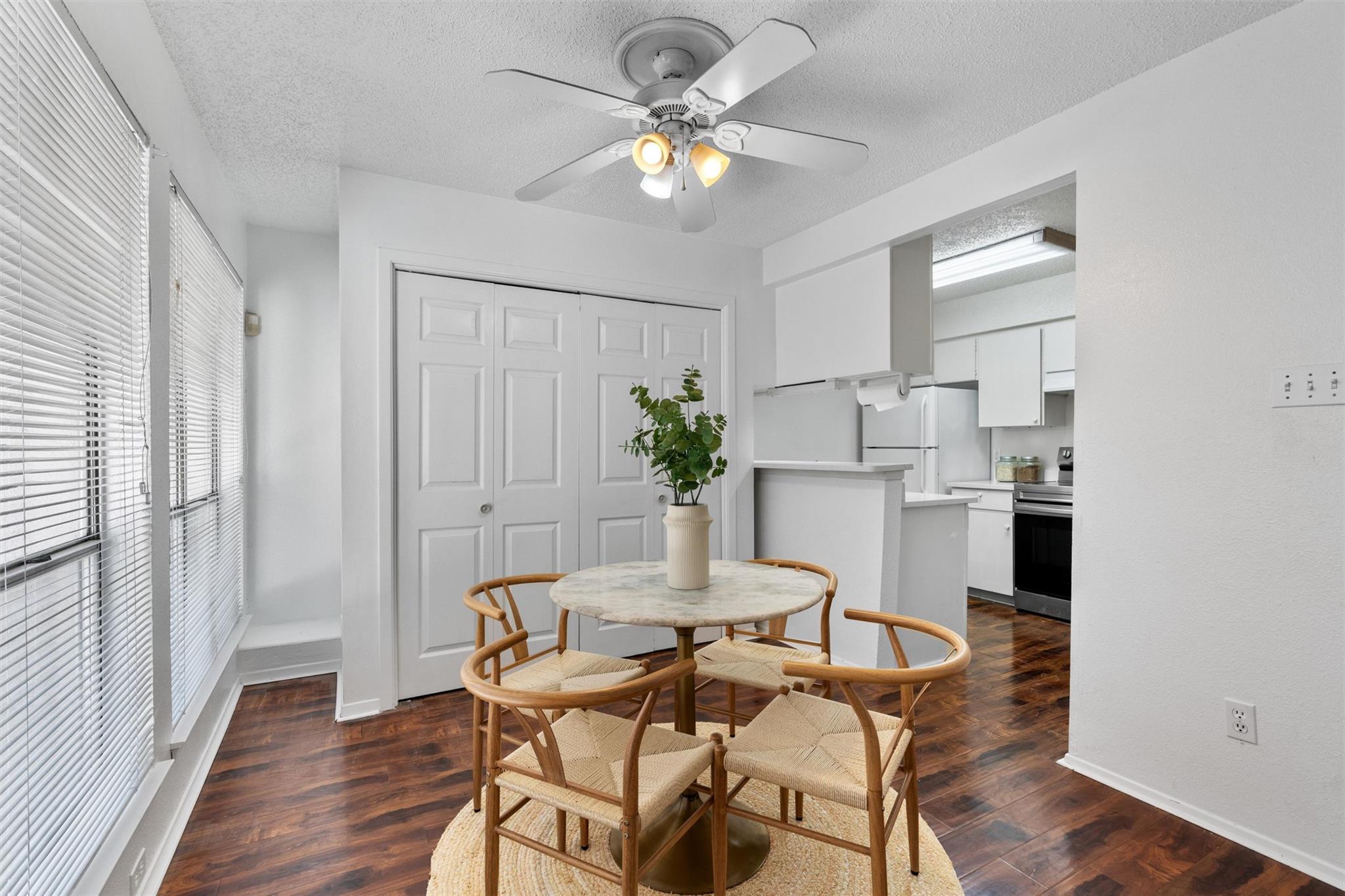 6910 Hart LN #203 — photo 3