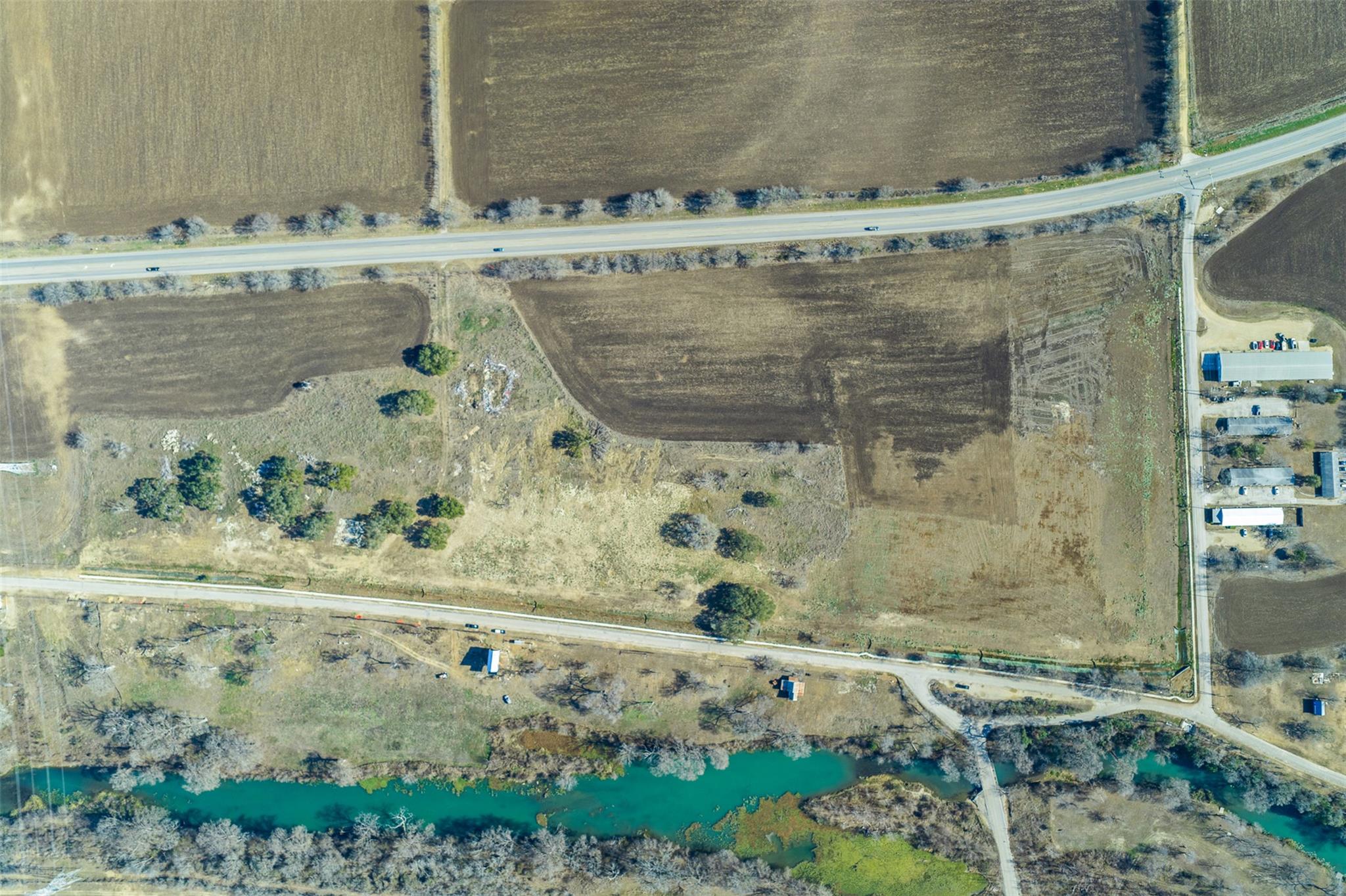 600 River RD — photo 3