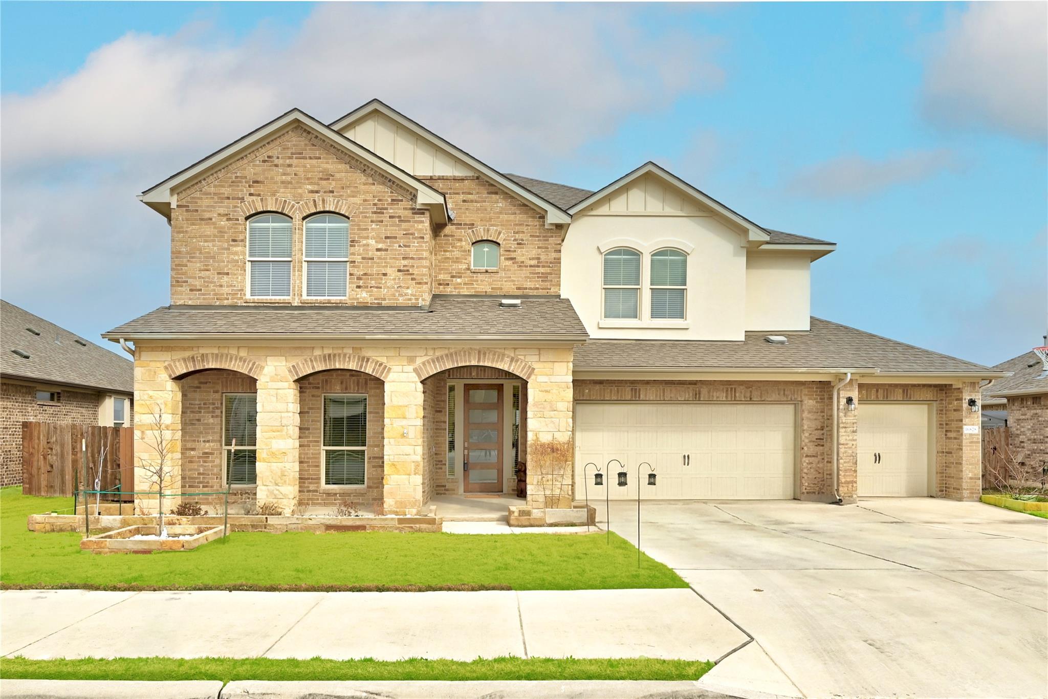 16828 Aventura Ave — photo 3