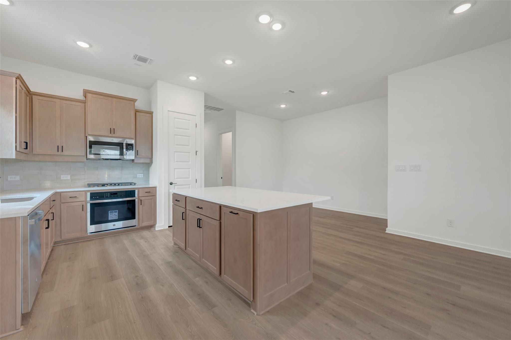 140 Norway Spruce ST — photo 5