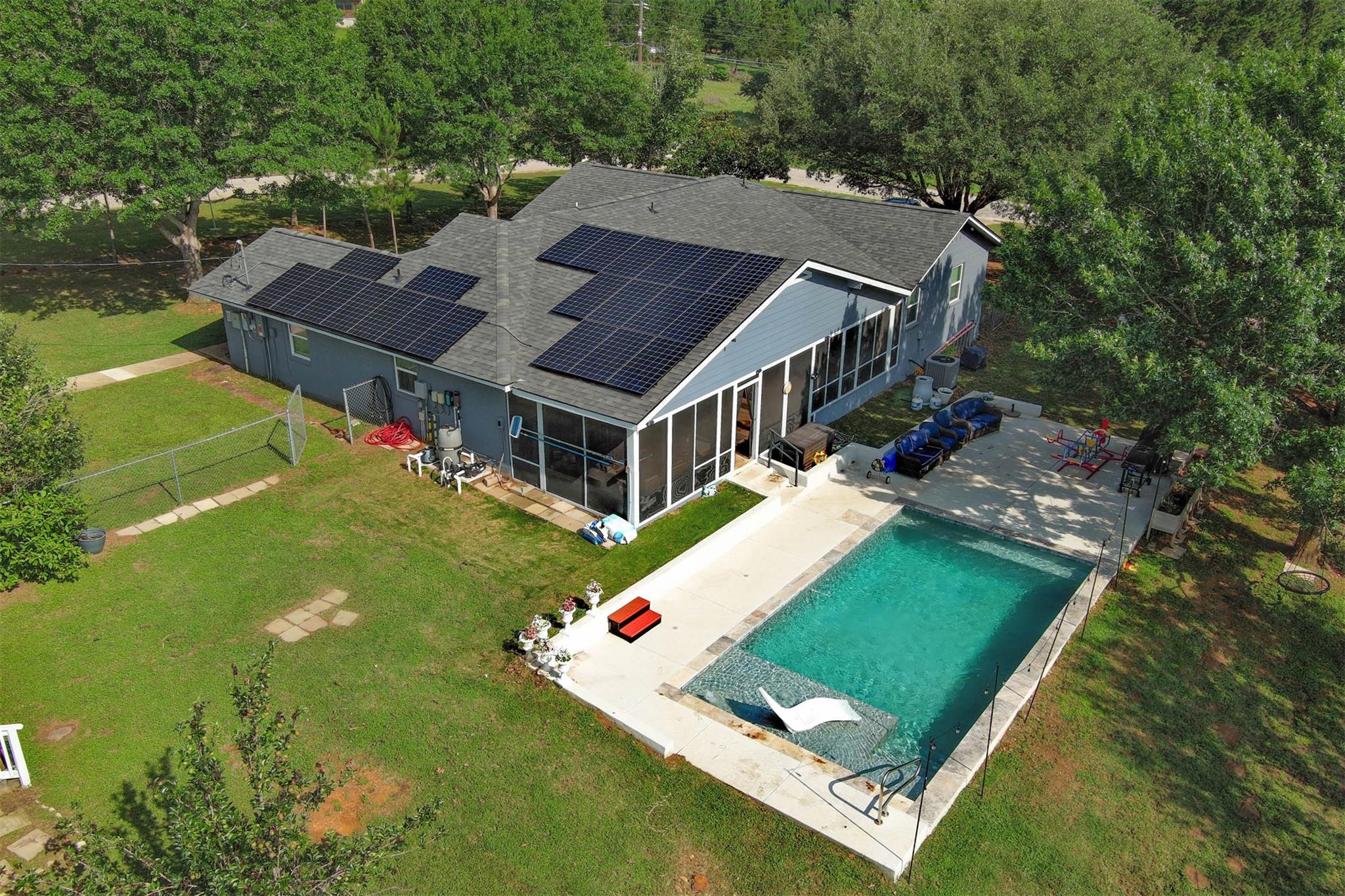 569 McAllister RD — photo 3