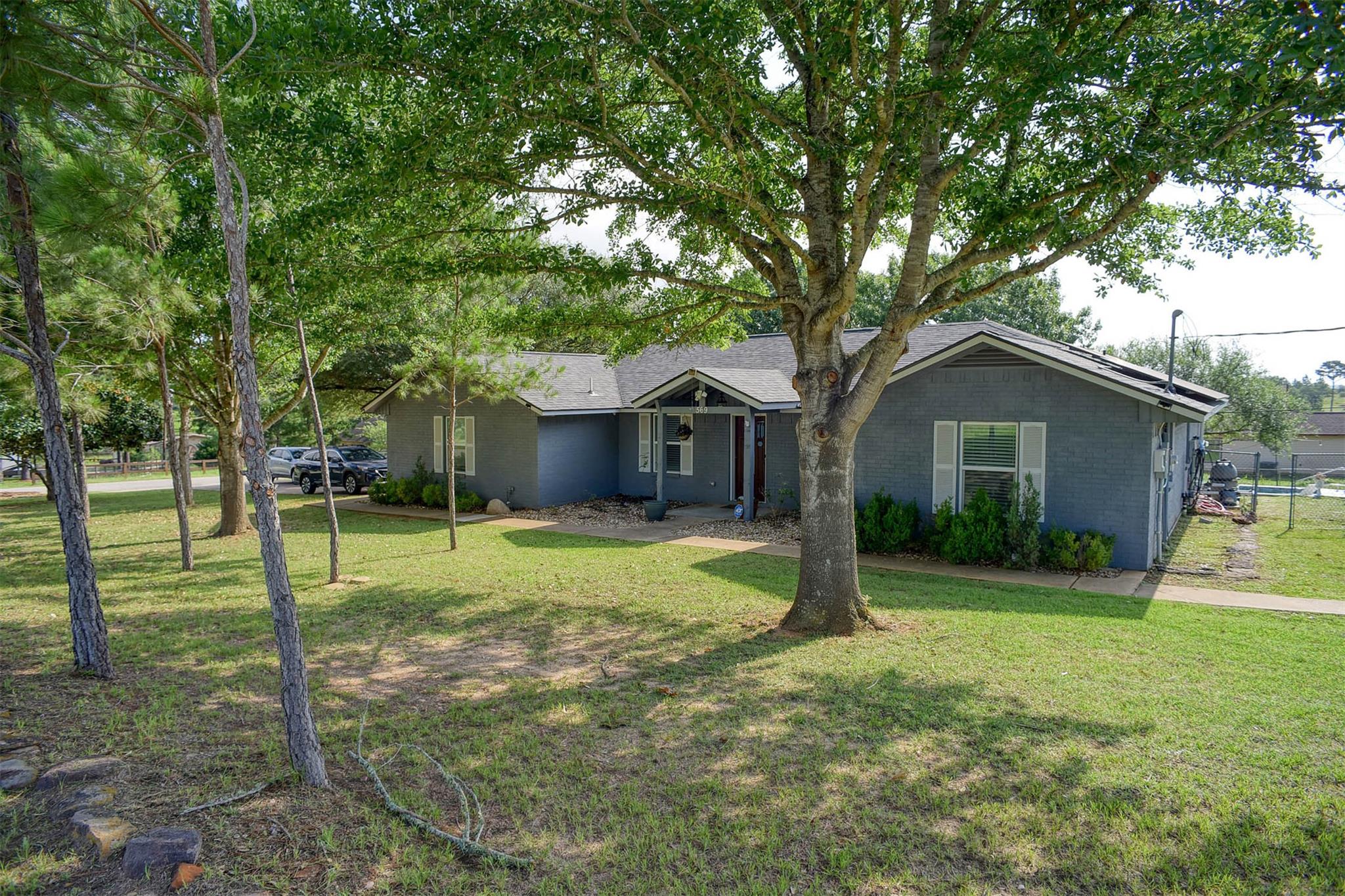 569 McAllister RD — photo 4
