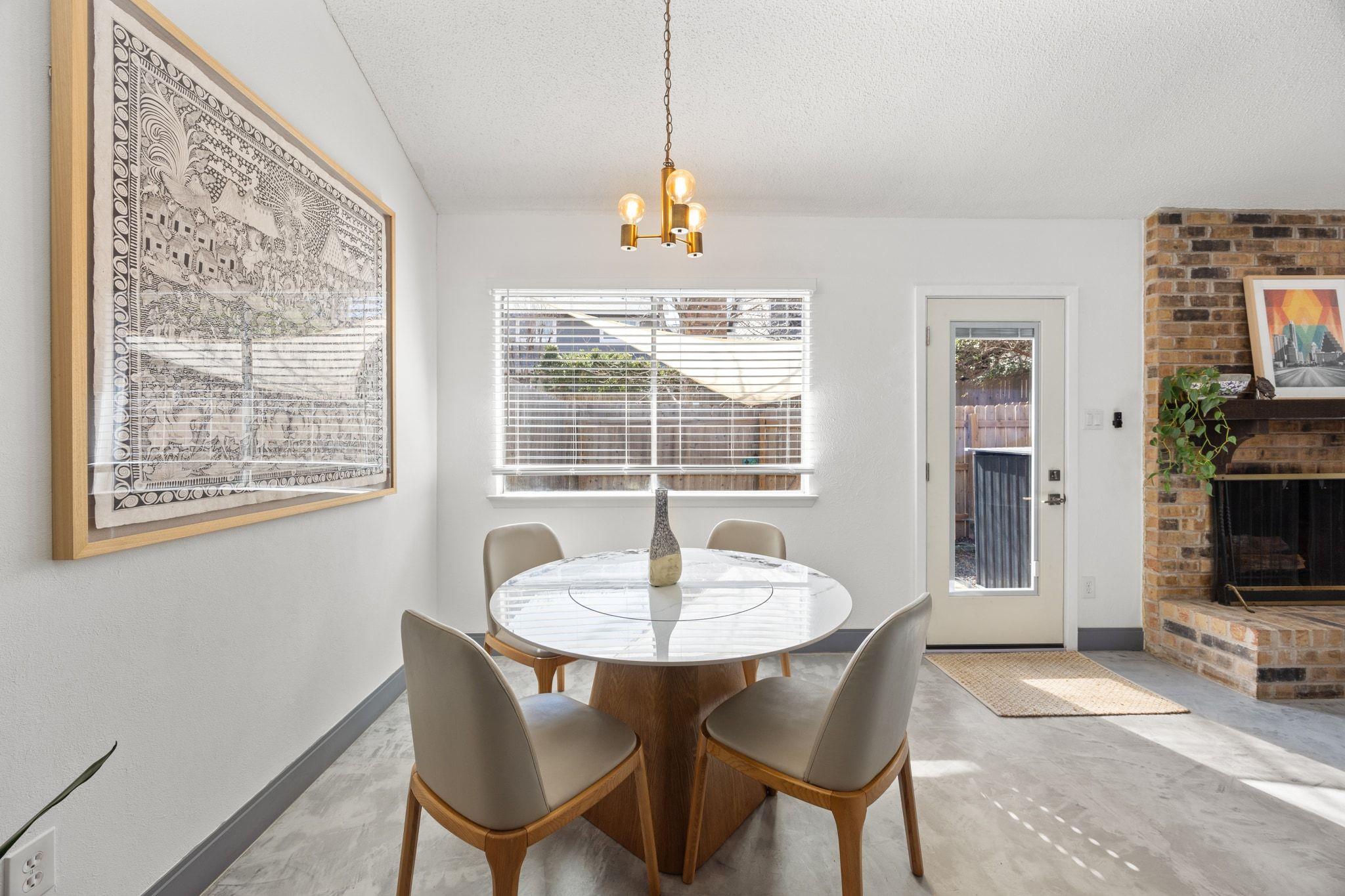 7256 Coronado CIR — photo 3