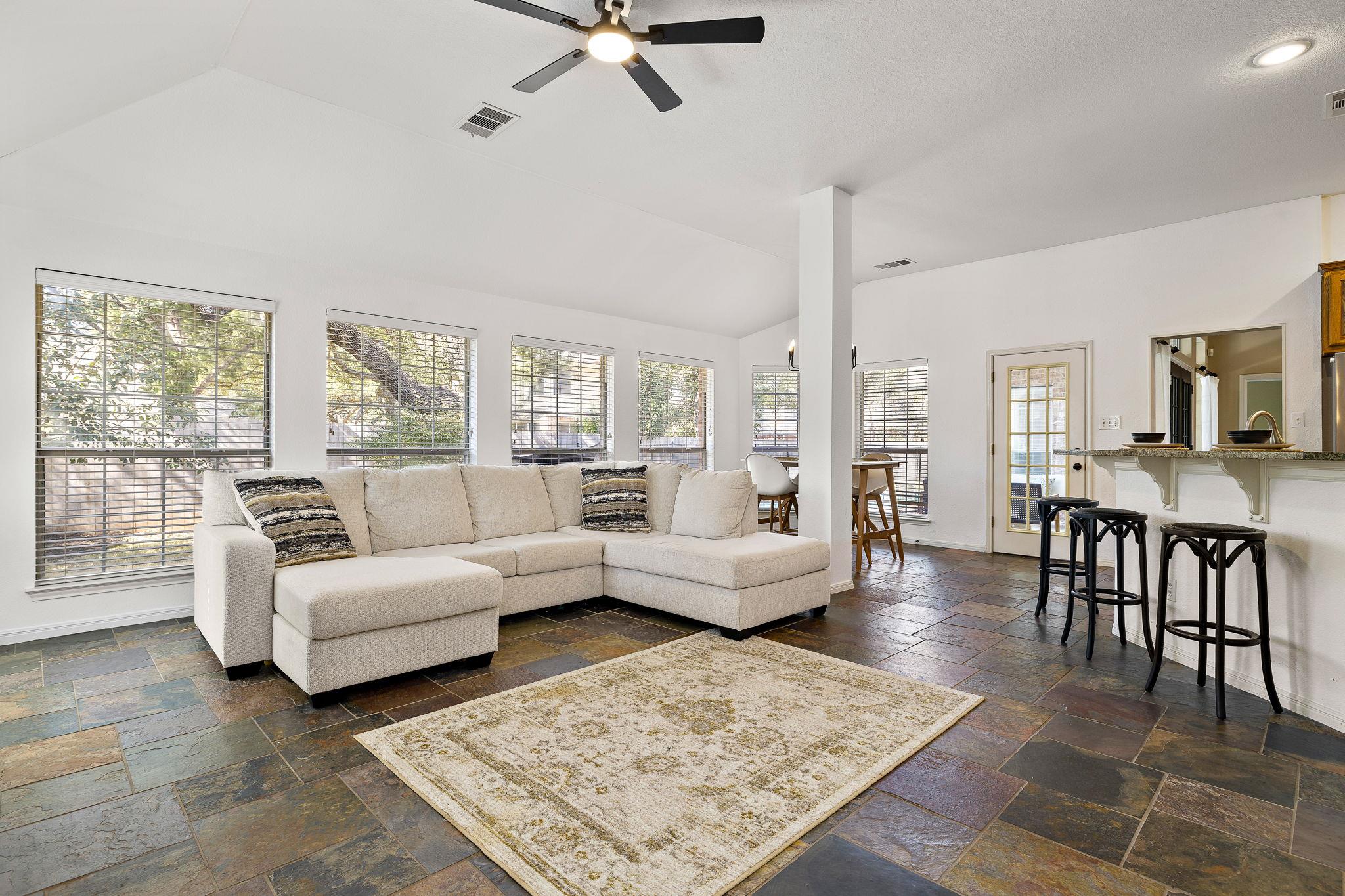 2040 Saint Andrews DR — photo 3